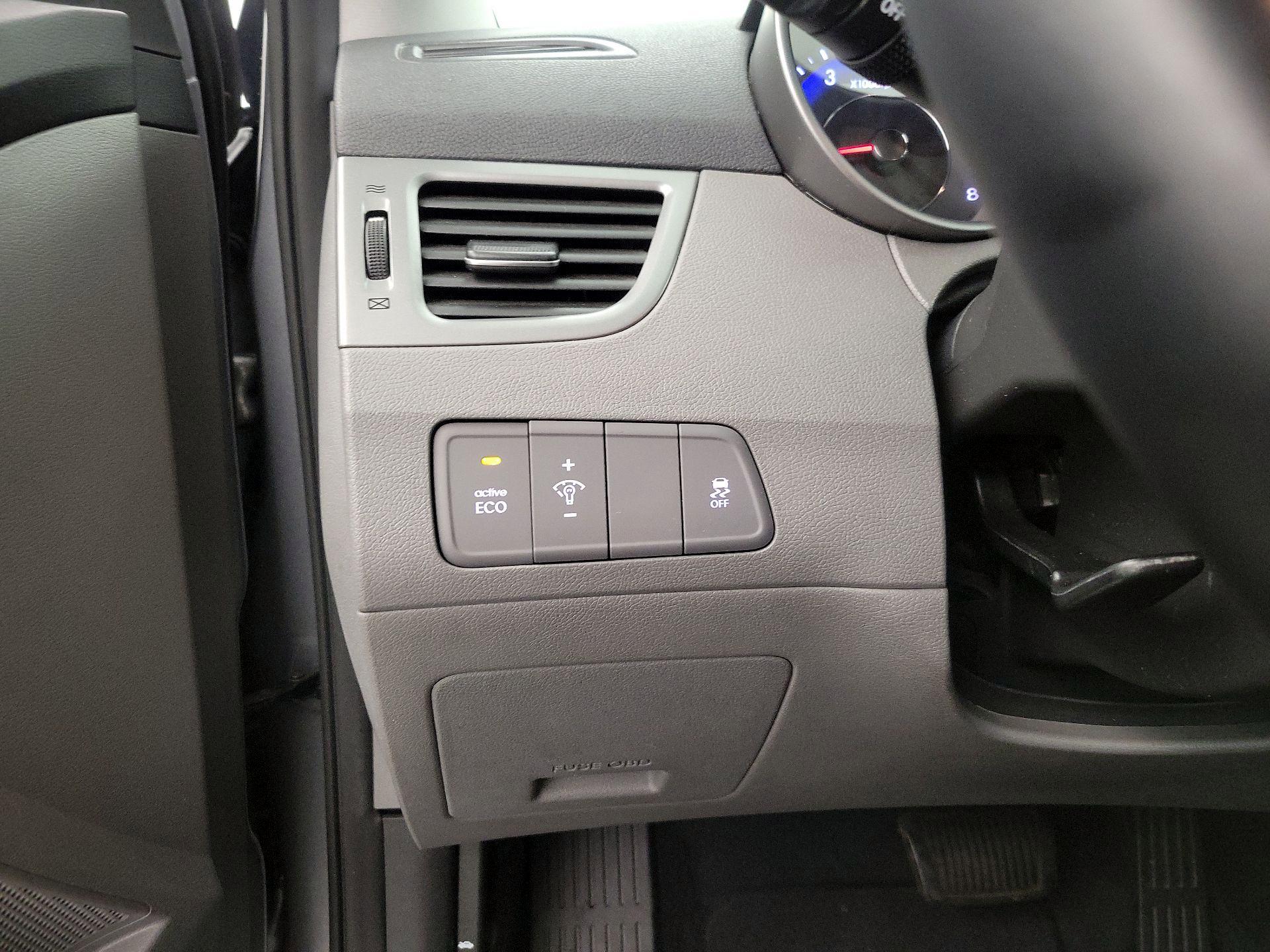 Thumbnail: 2014 Hyundai Elantra - 13