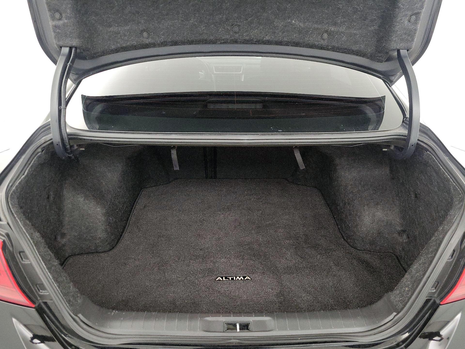 Thumbnail: 2018 Nissan Altima - 20