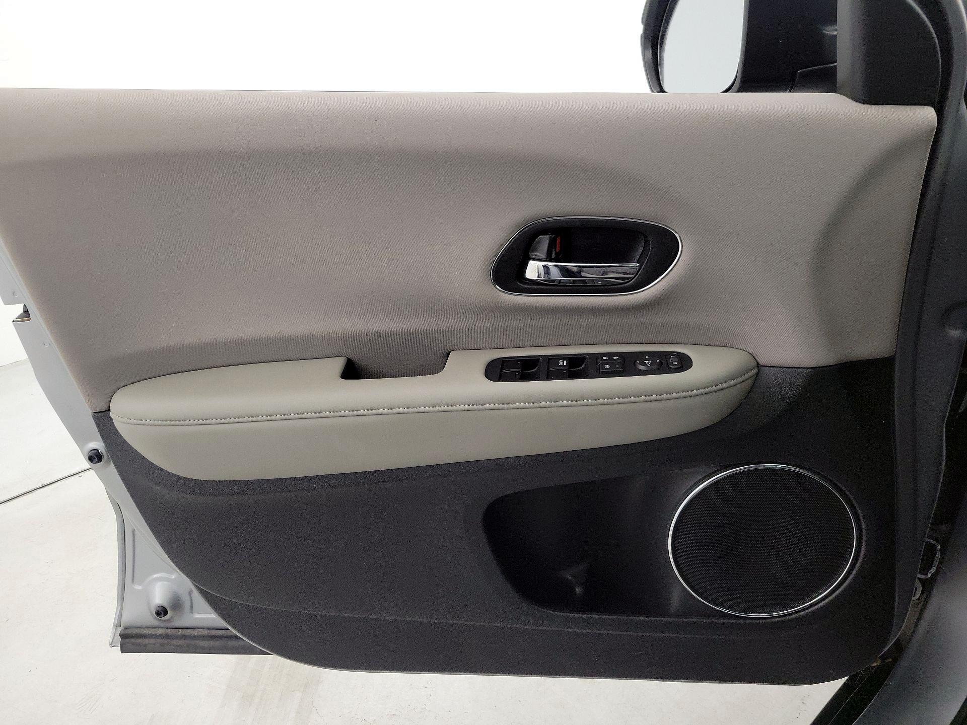 Thumbnail: 2018 Honda HR-V - 12