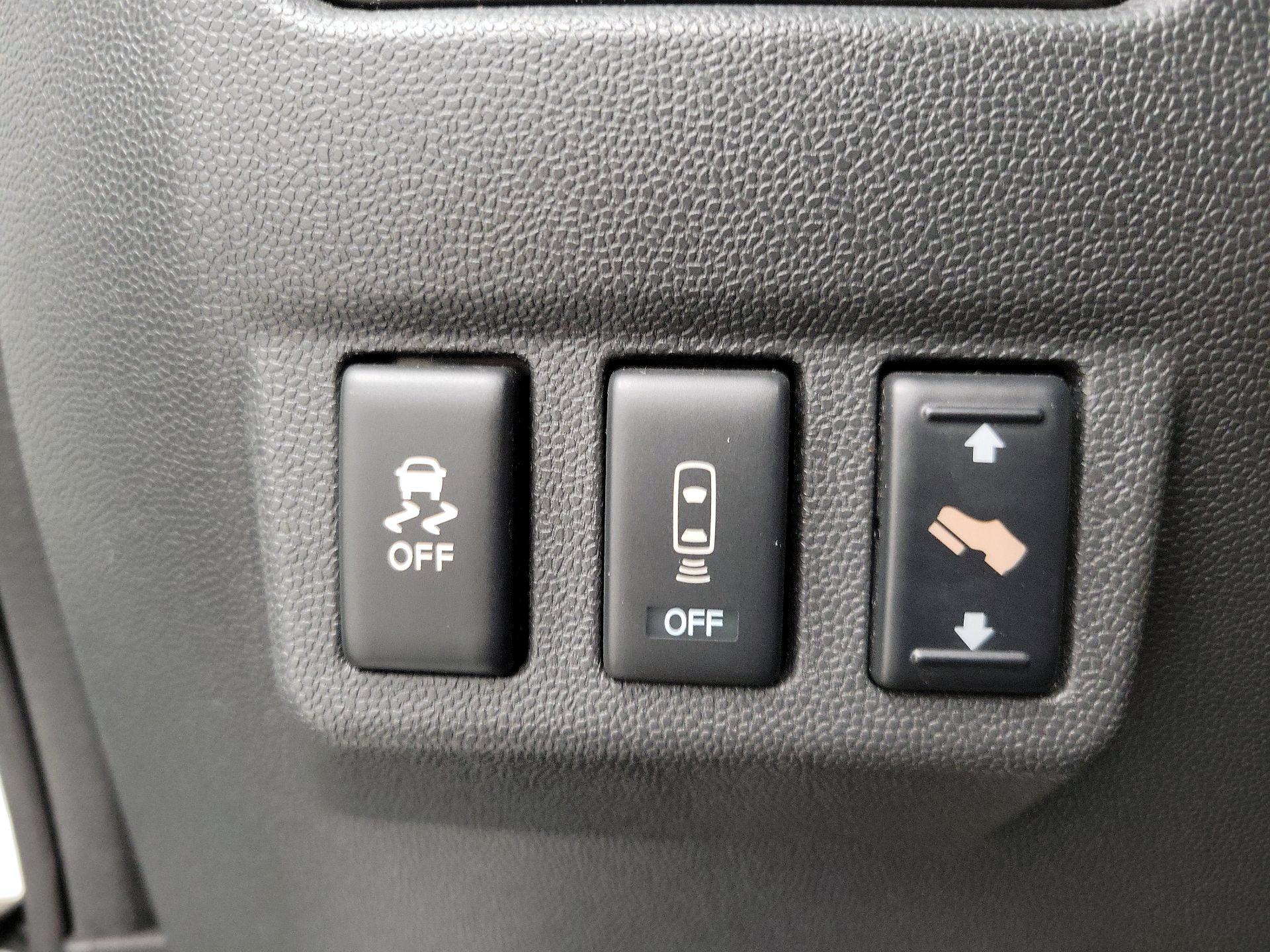 Thumbnail: 2015 Nissan Titan - 13