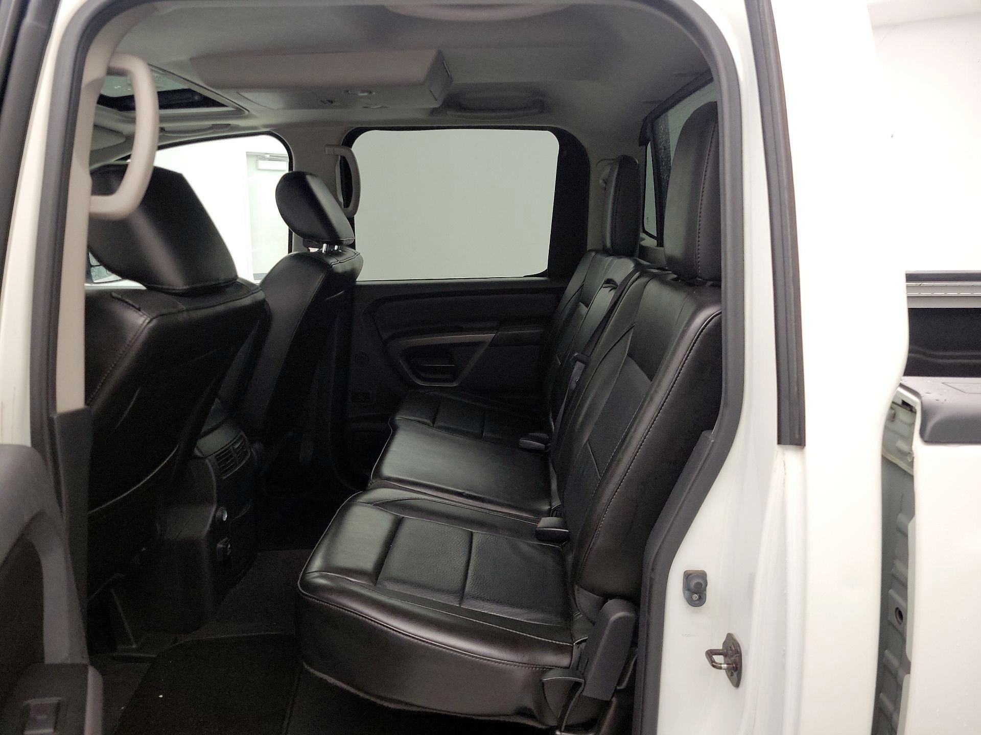 Thumbnail: 2015 Nissan Titan - 20