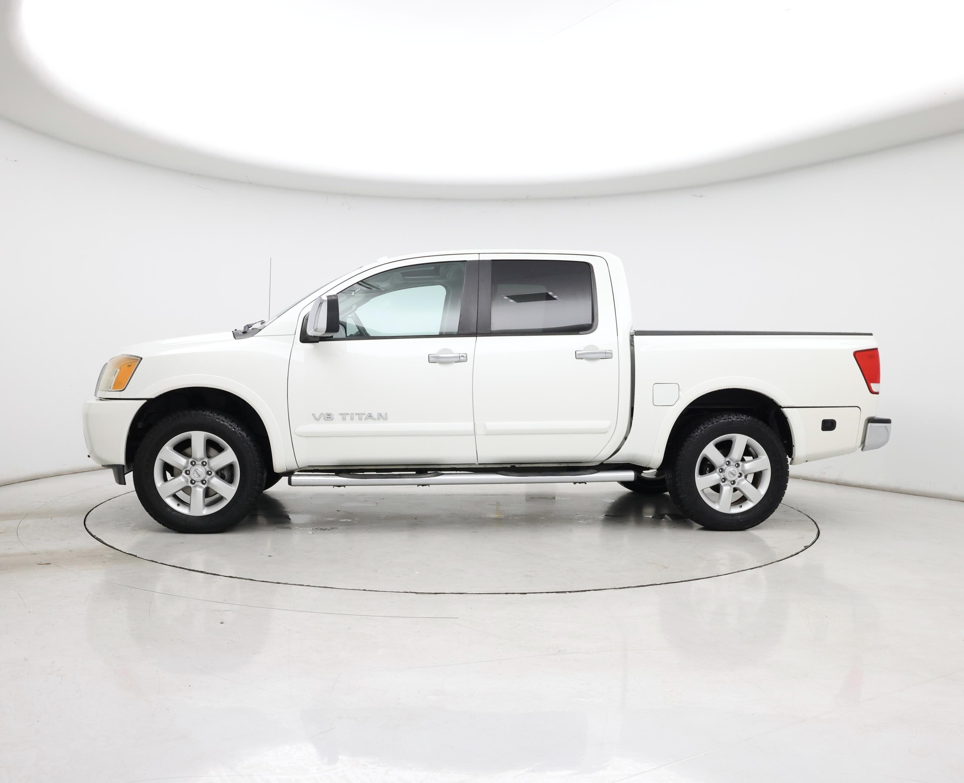 Thumbnail: 2015 Nissan Titan - 3