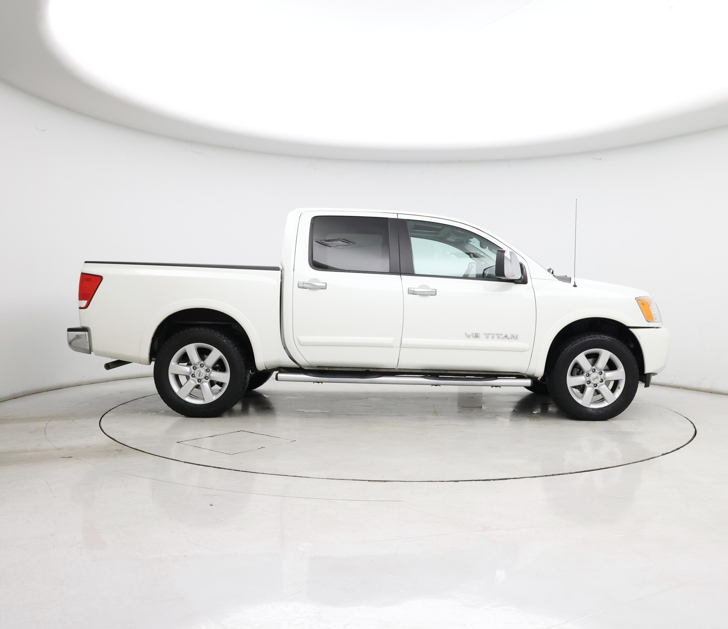 Thumbnail: 2015 Nissan Titan - 7