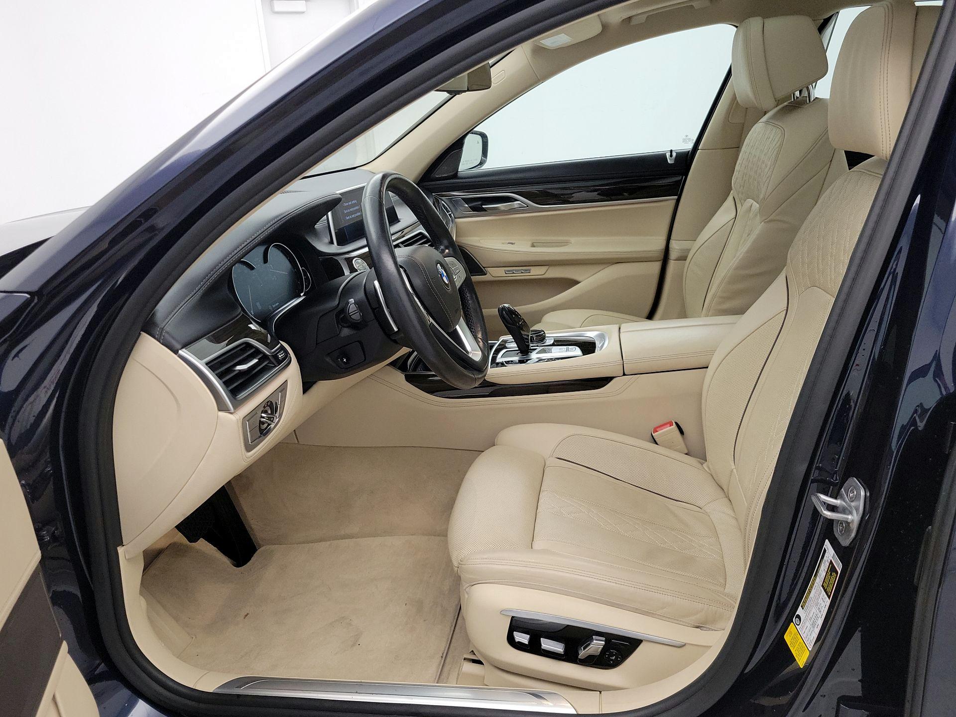 Thumbnail: 2016 BMW 7 Series - 11