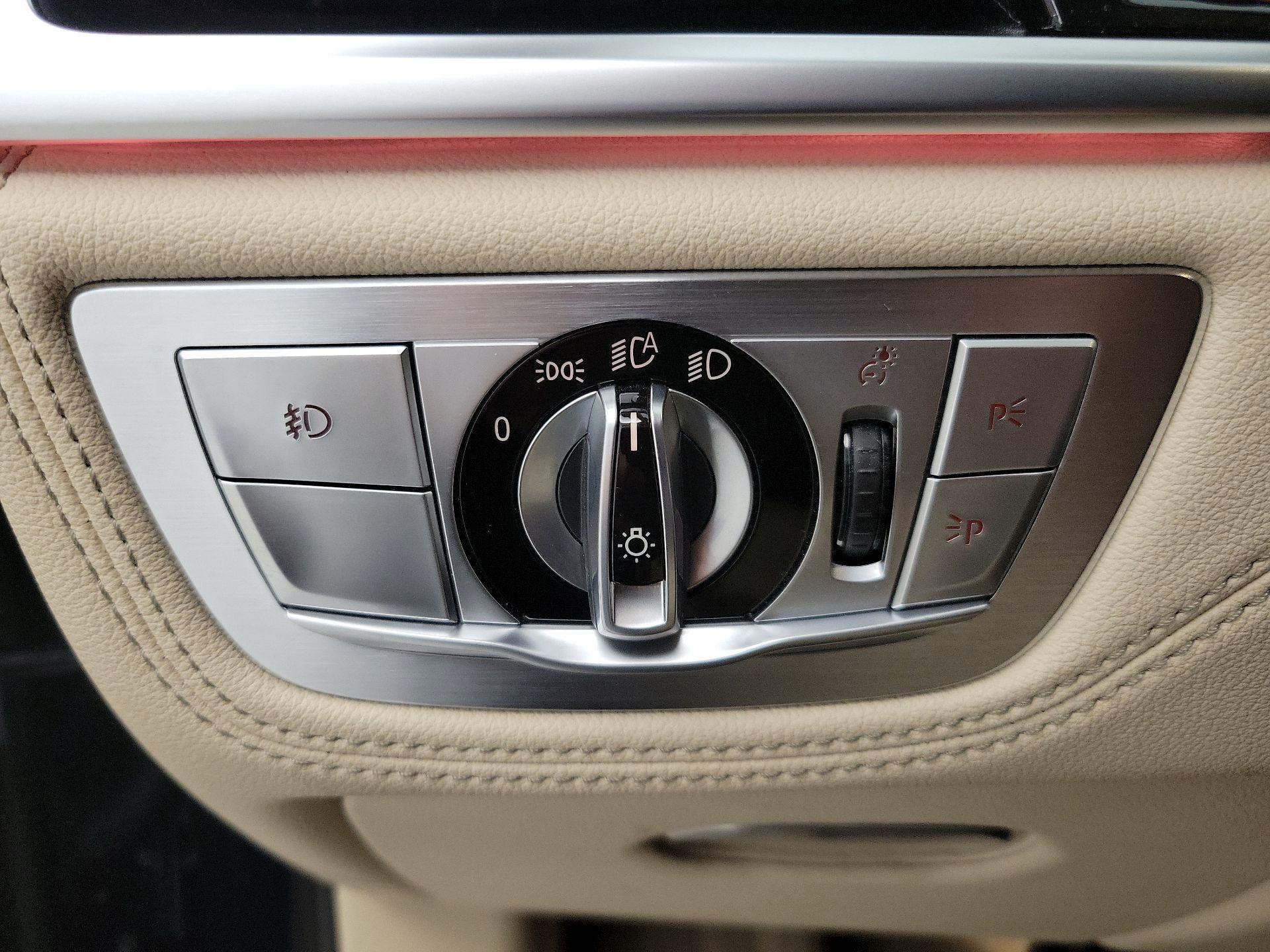 Thumbnail: 2016 BMW 7 Series - 13