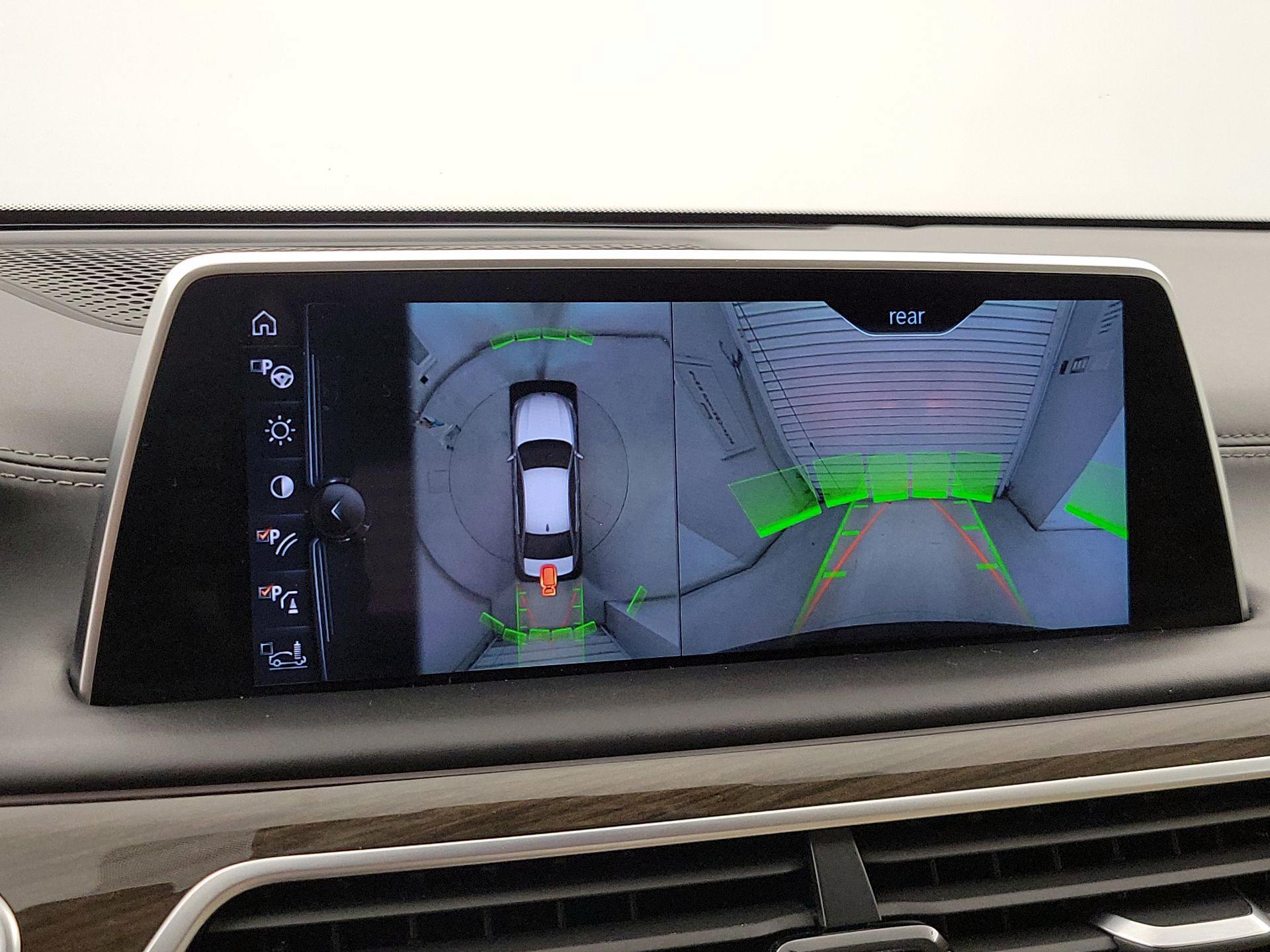 Thumbnail: 2016 BMW 7 Series - 15