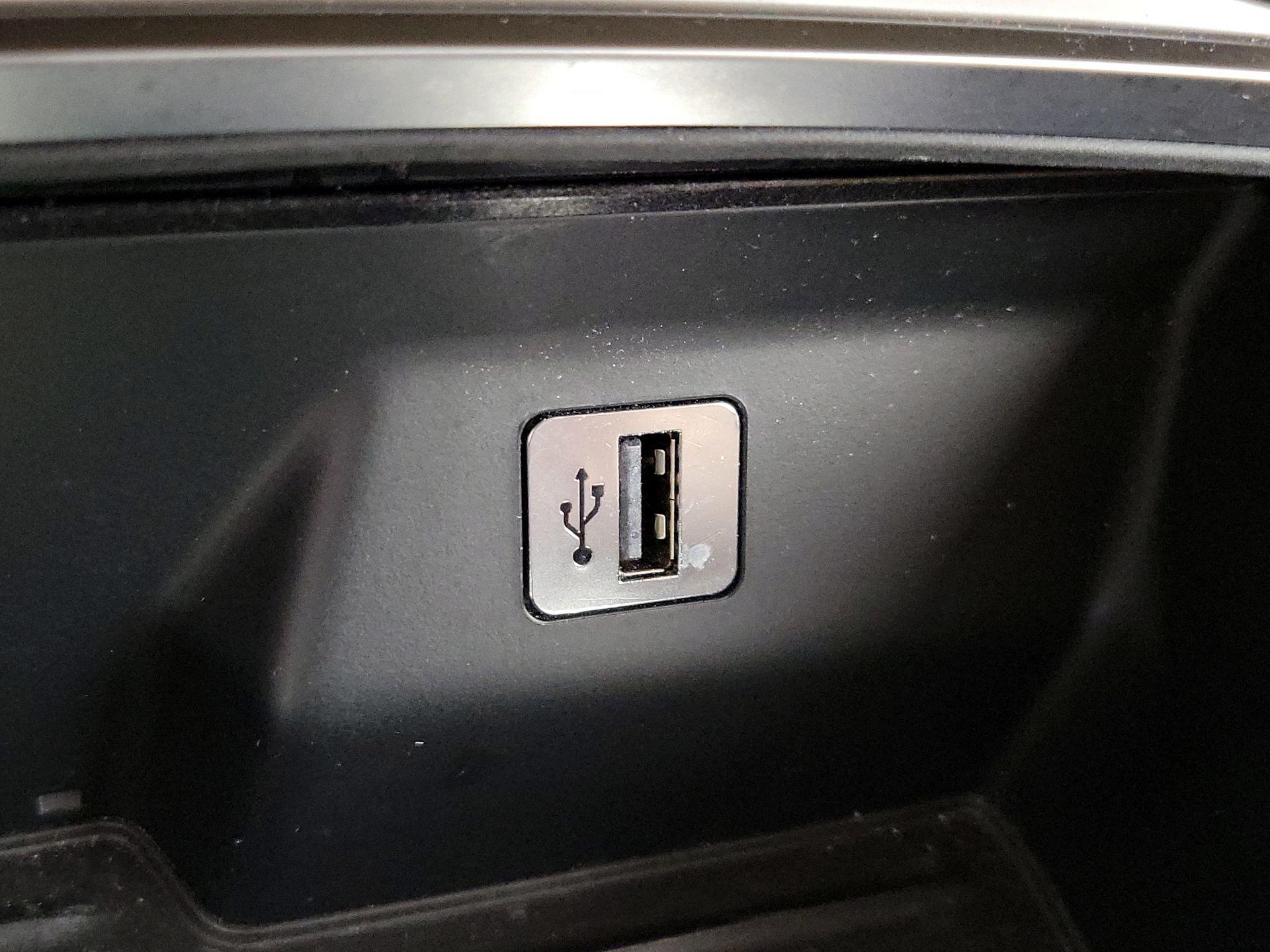 Thumbnail: 2016 BMW 7 Series - 19