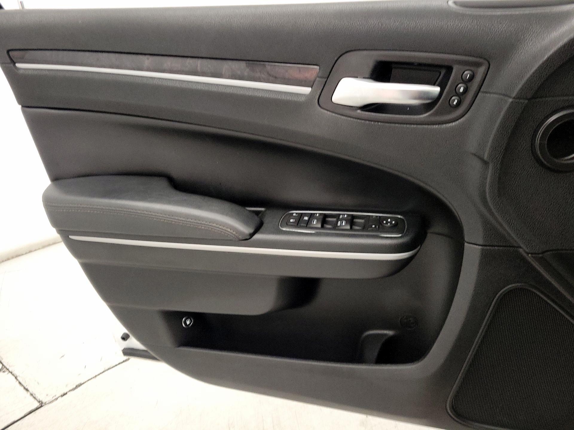 Thumbnail: 2016 Chrysler 300 - 12