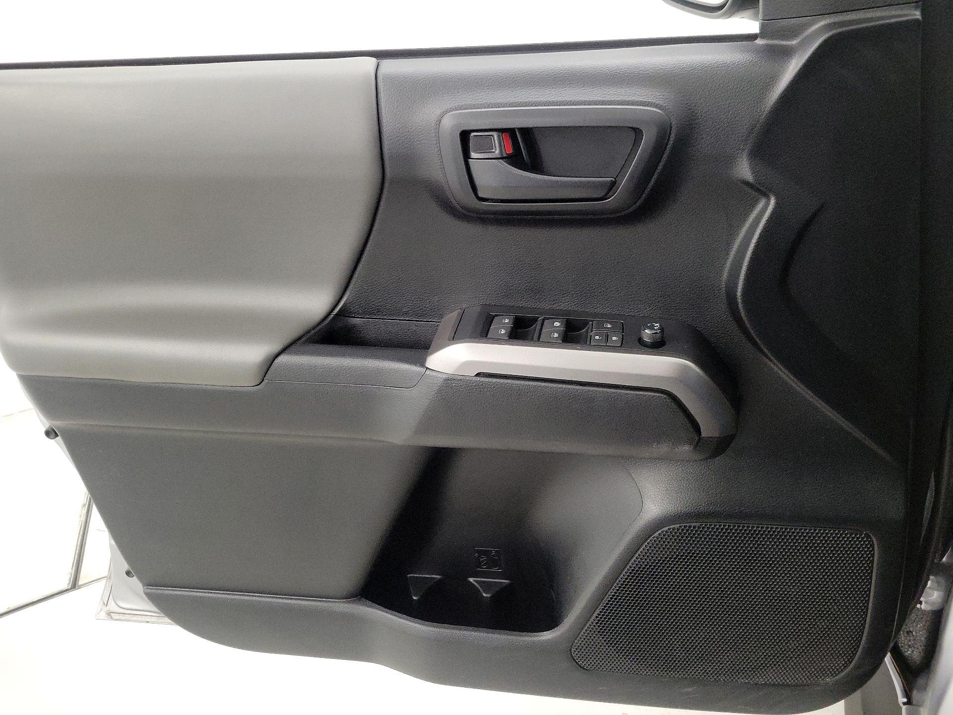 Thumbnail: 2021 Toyota Tacoma - 12