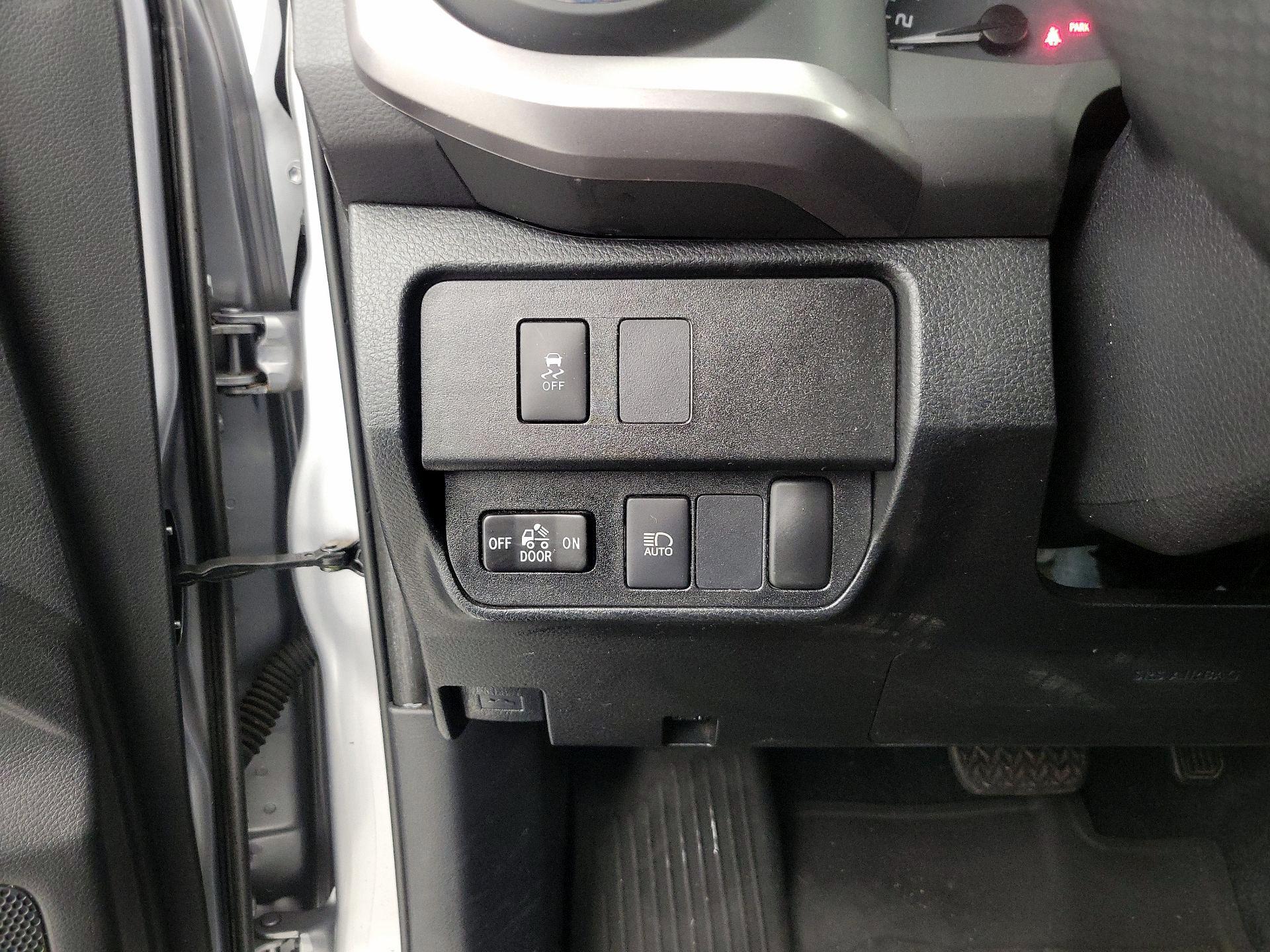 Thumbnail: 2021 Toyota Tacoma - 13