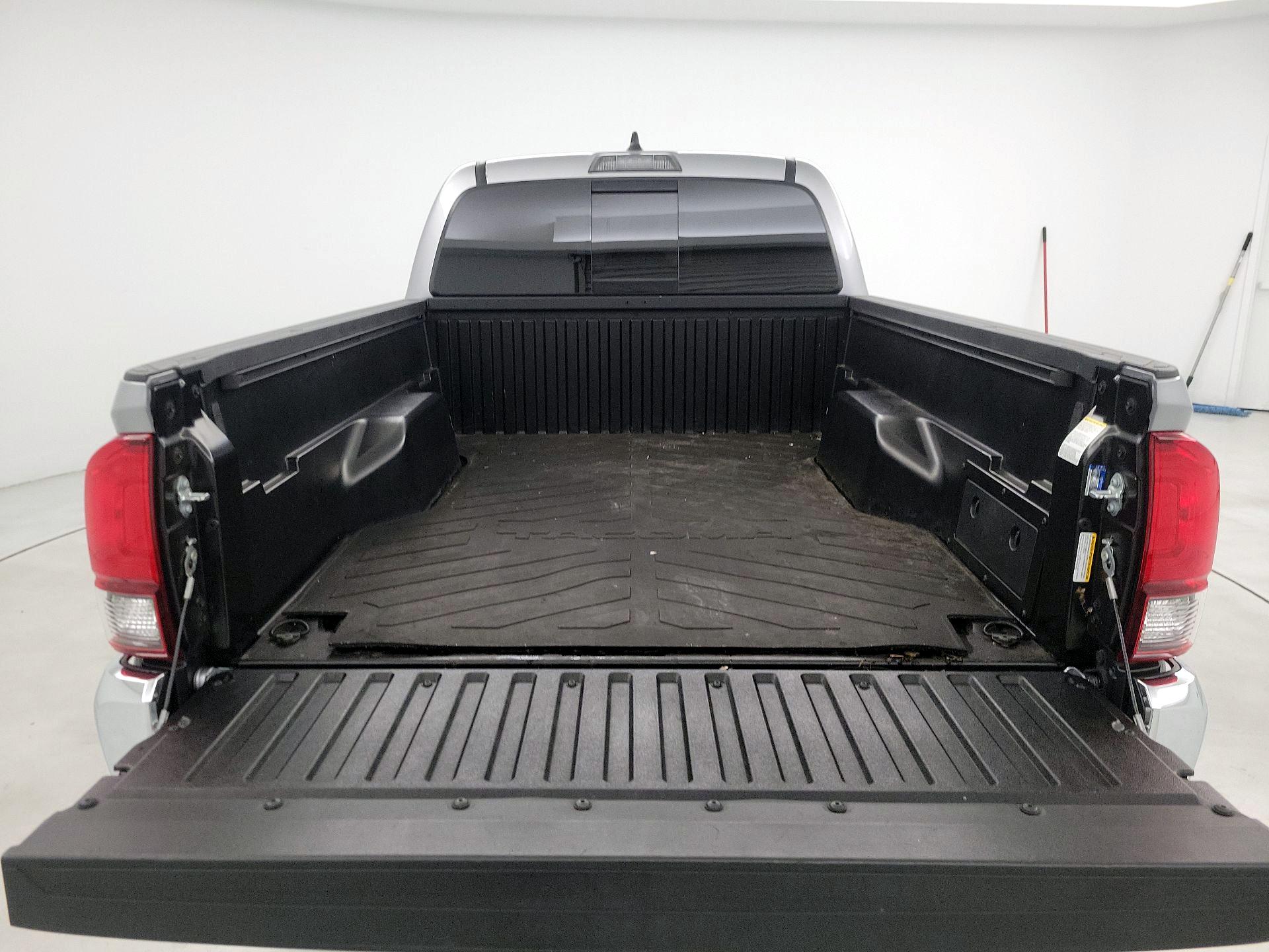 Thumbnail: 2021 Toyota Tacoma - 20