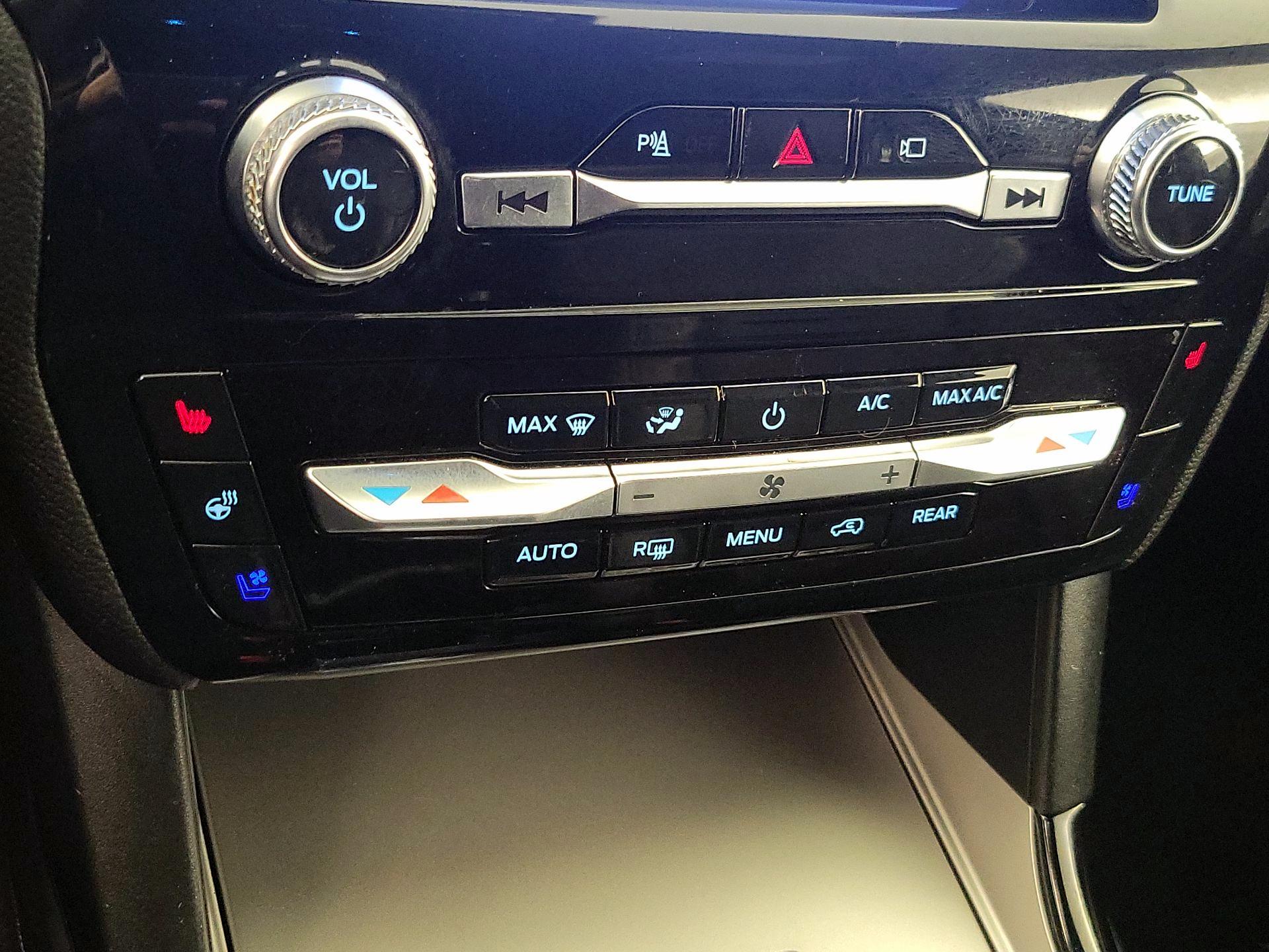 Thumbnail: 2023 Ford Explorer - 16