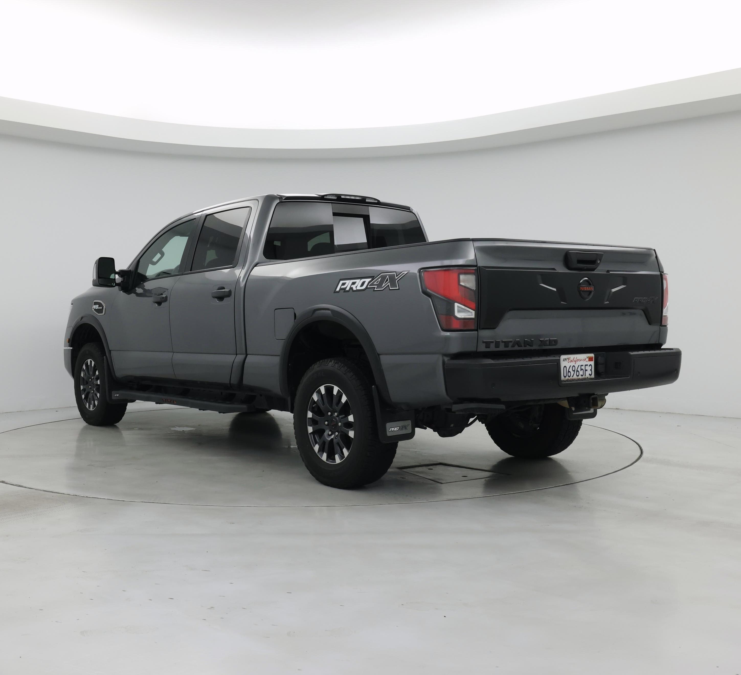 Thumbnail: 2021 Nissan Titan - 2