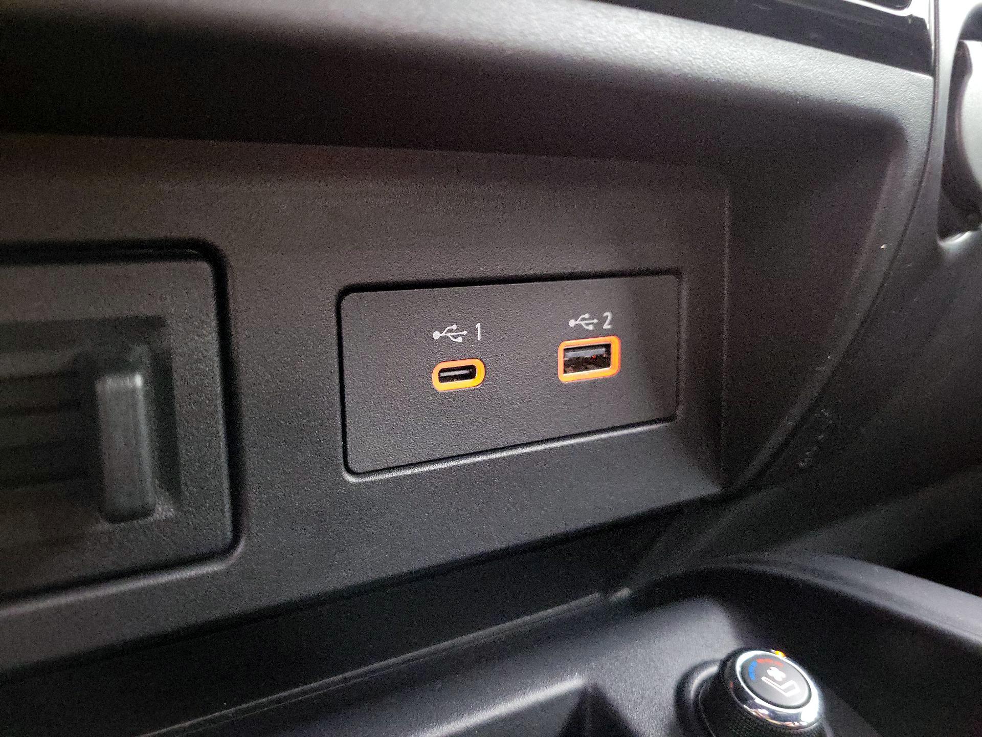 Thumbnail: 2021 Nissan Titan - 19