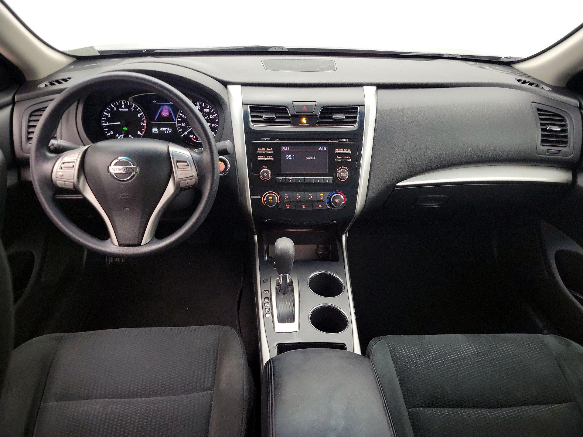 Thumbnail: 2015 Nissan Altima - 9