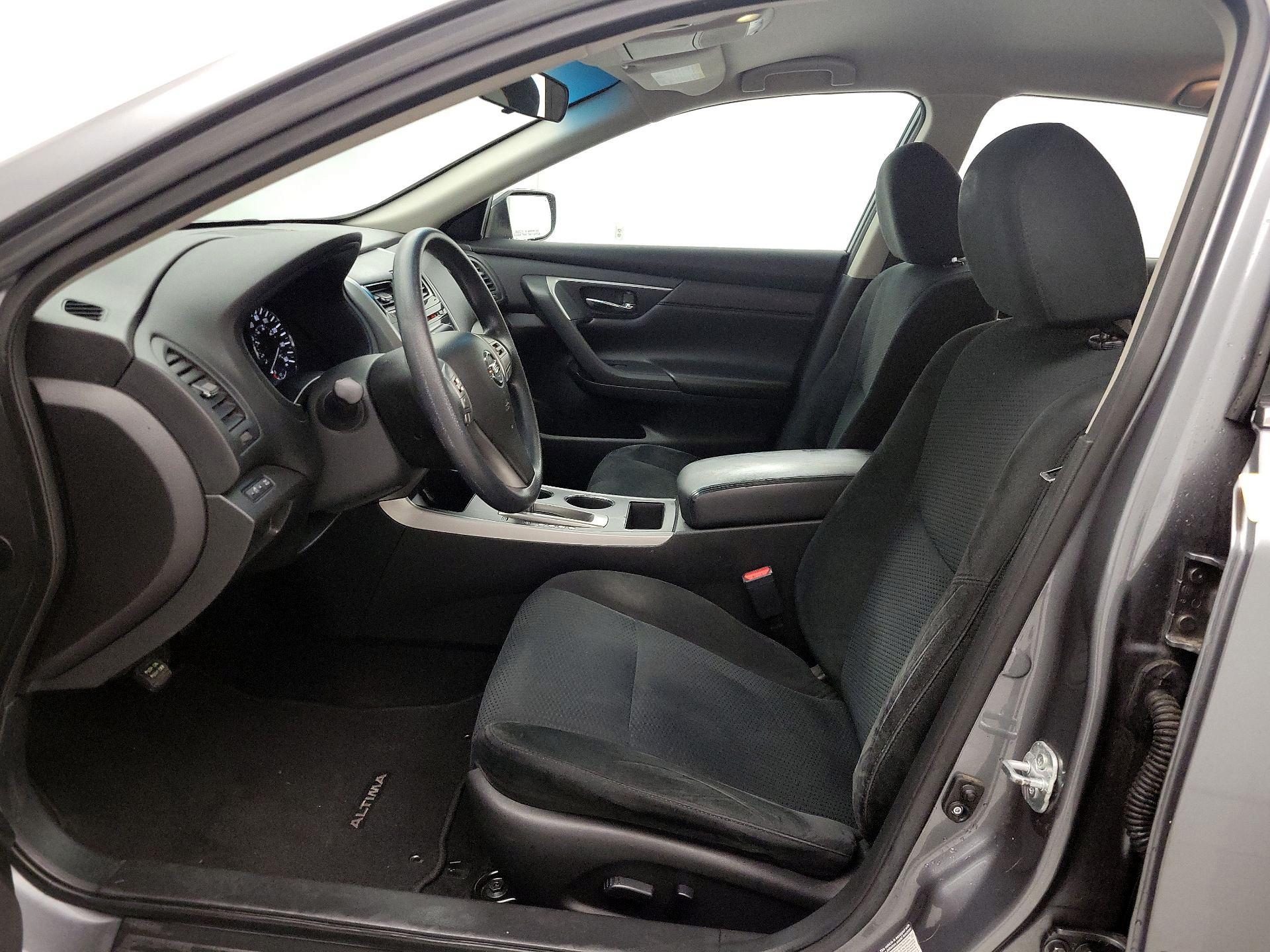 Thumbnail: 2015 Nissan Altima - 11