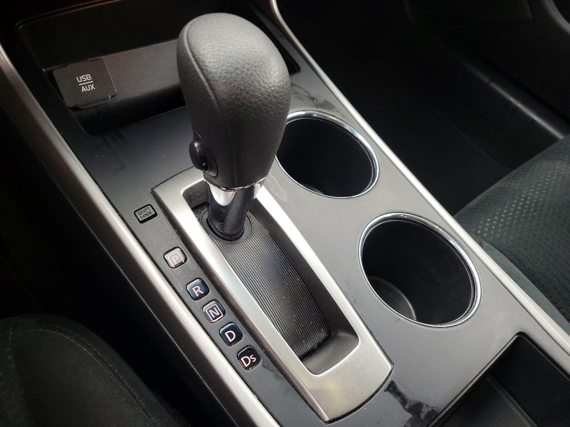 Thumbnail: 2015 Nissan Altima - 17