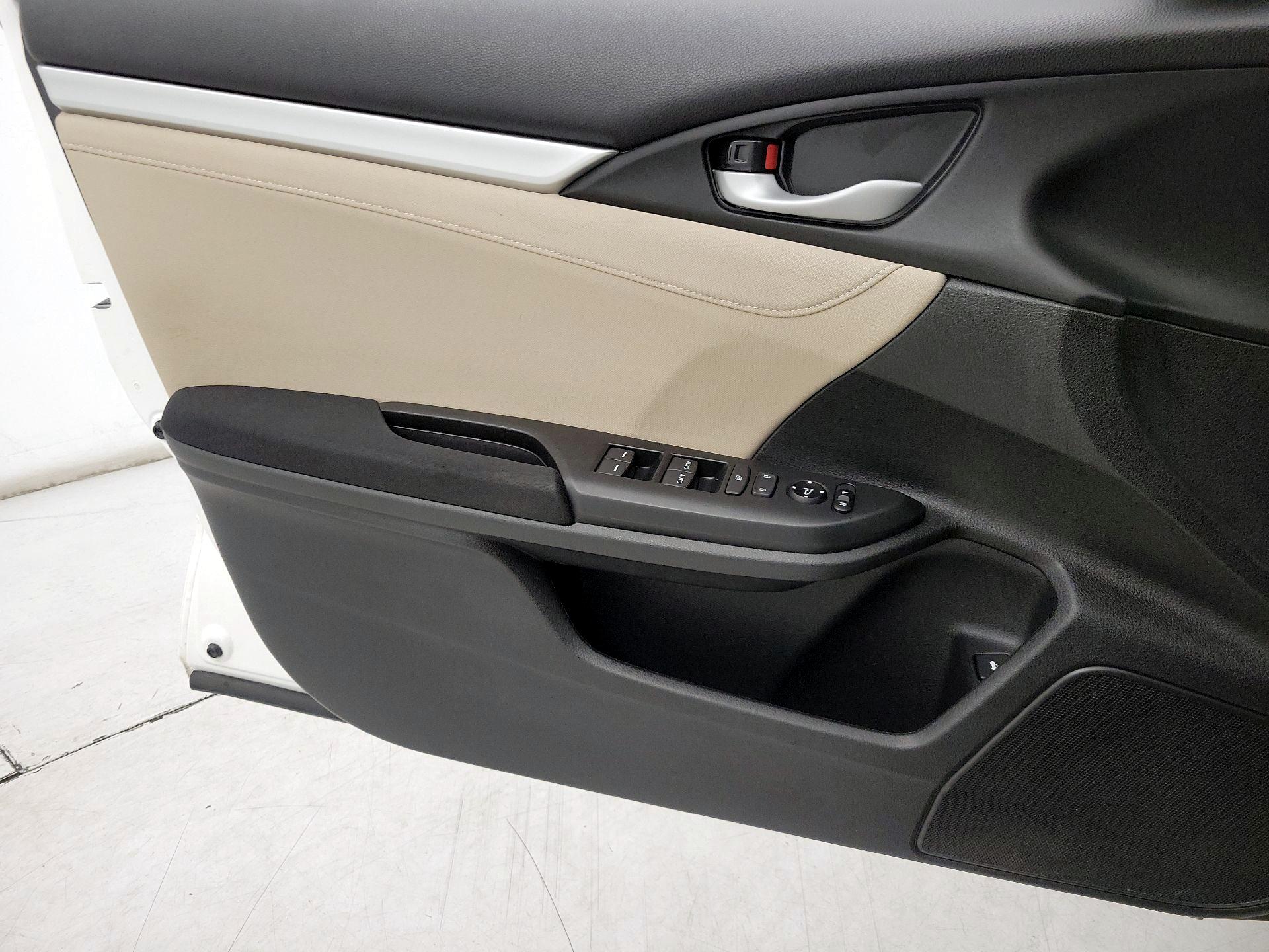 Thumbnail: 2017 Honda Civic - 12