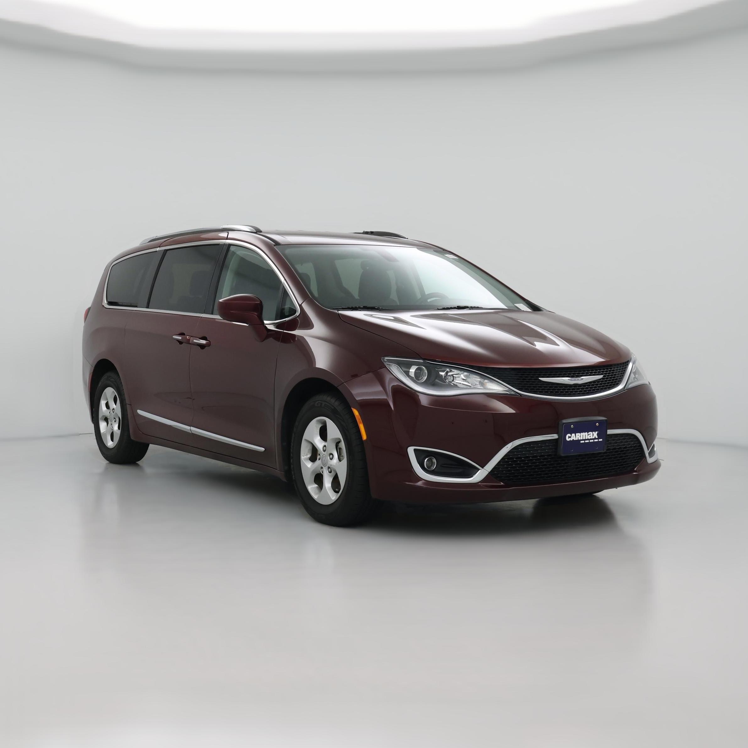 Thumbnail: 2017 Chrysler Pacifica - 1