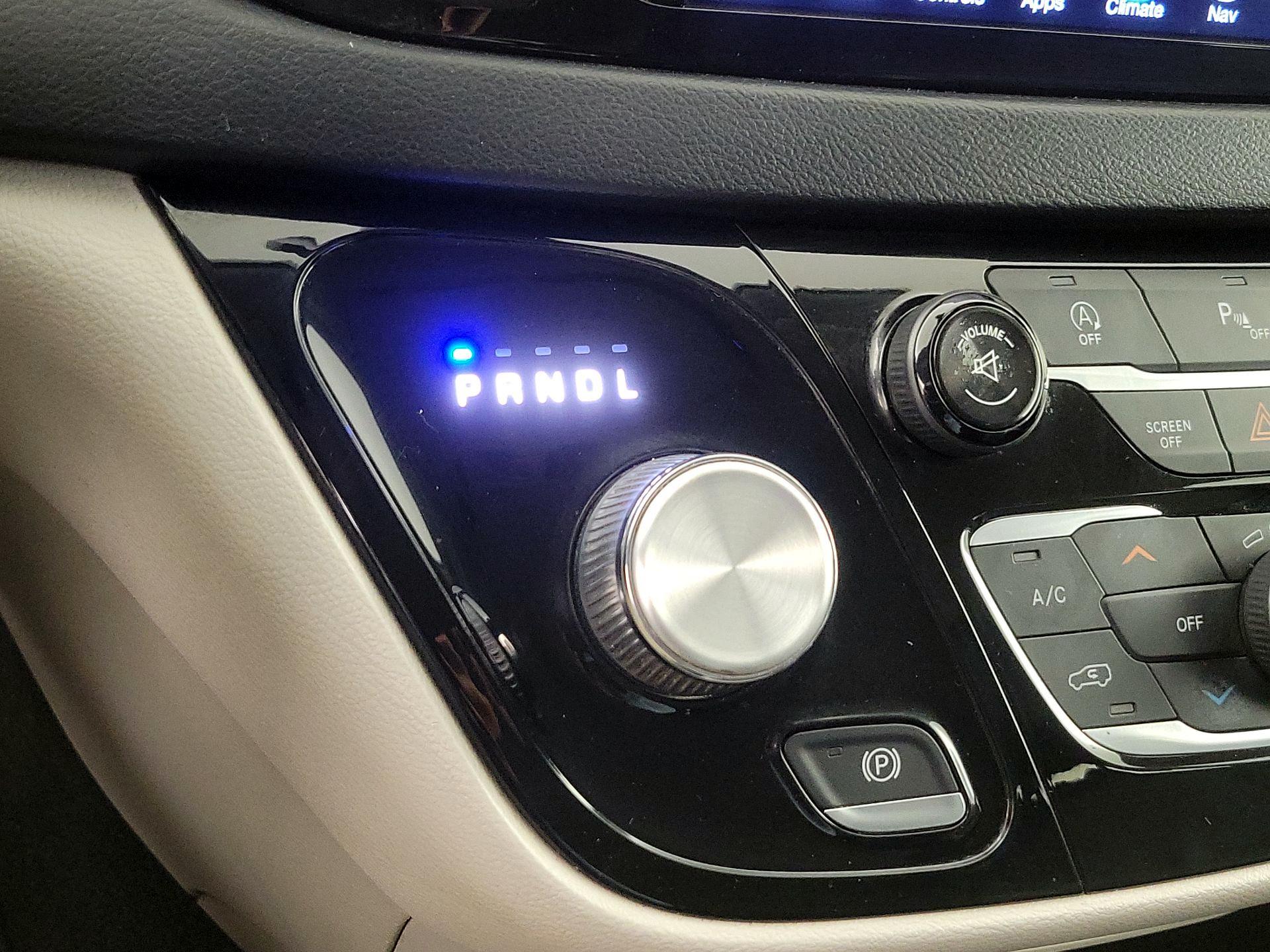 Thumbnail: 2017 Chrysler Pacifica - 17