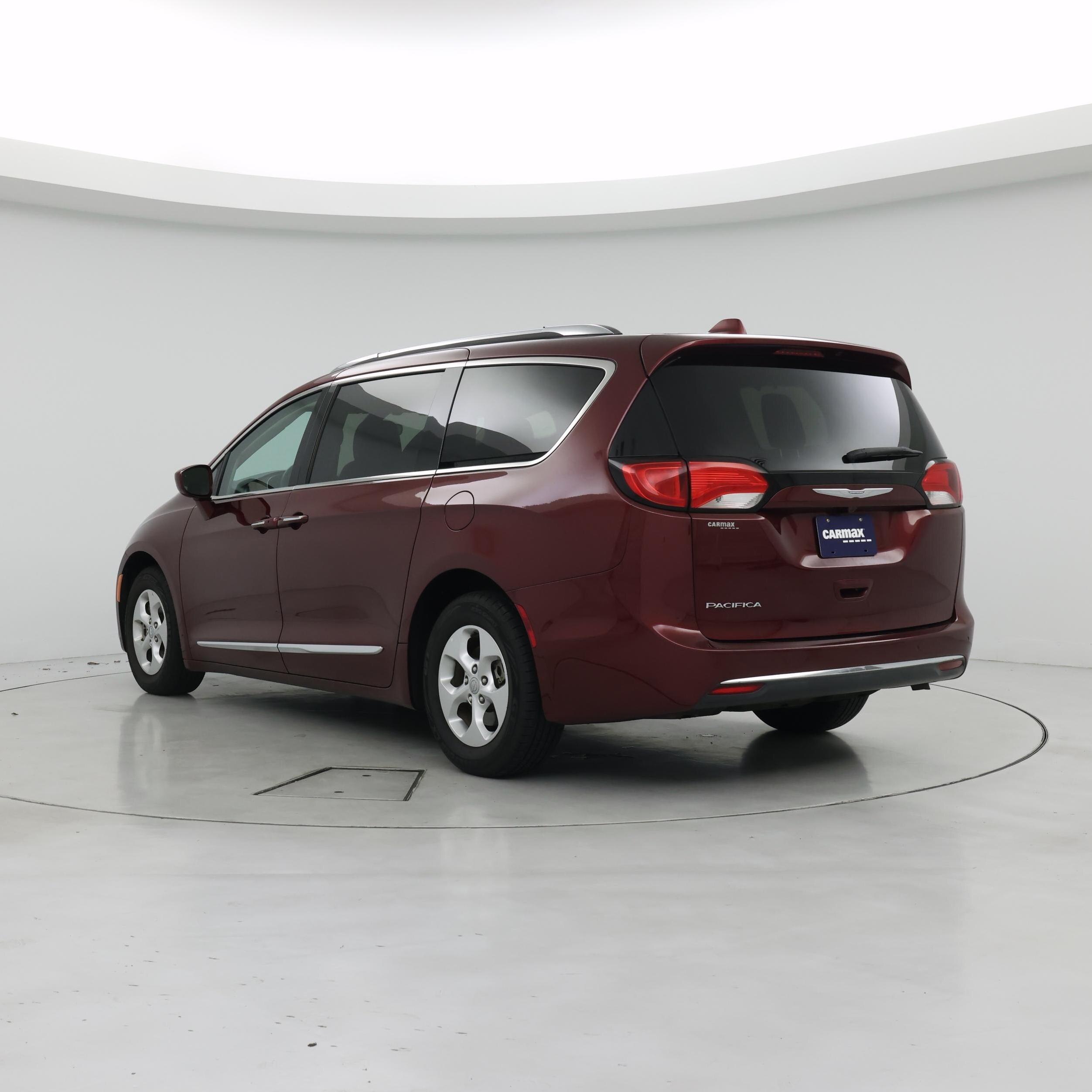 Thumbnail: 2017 Chrysler Pacifica - 2