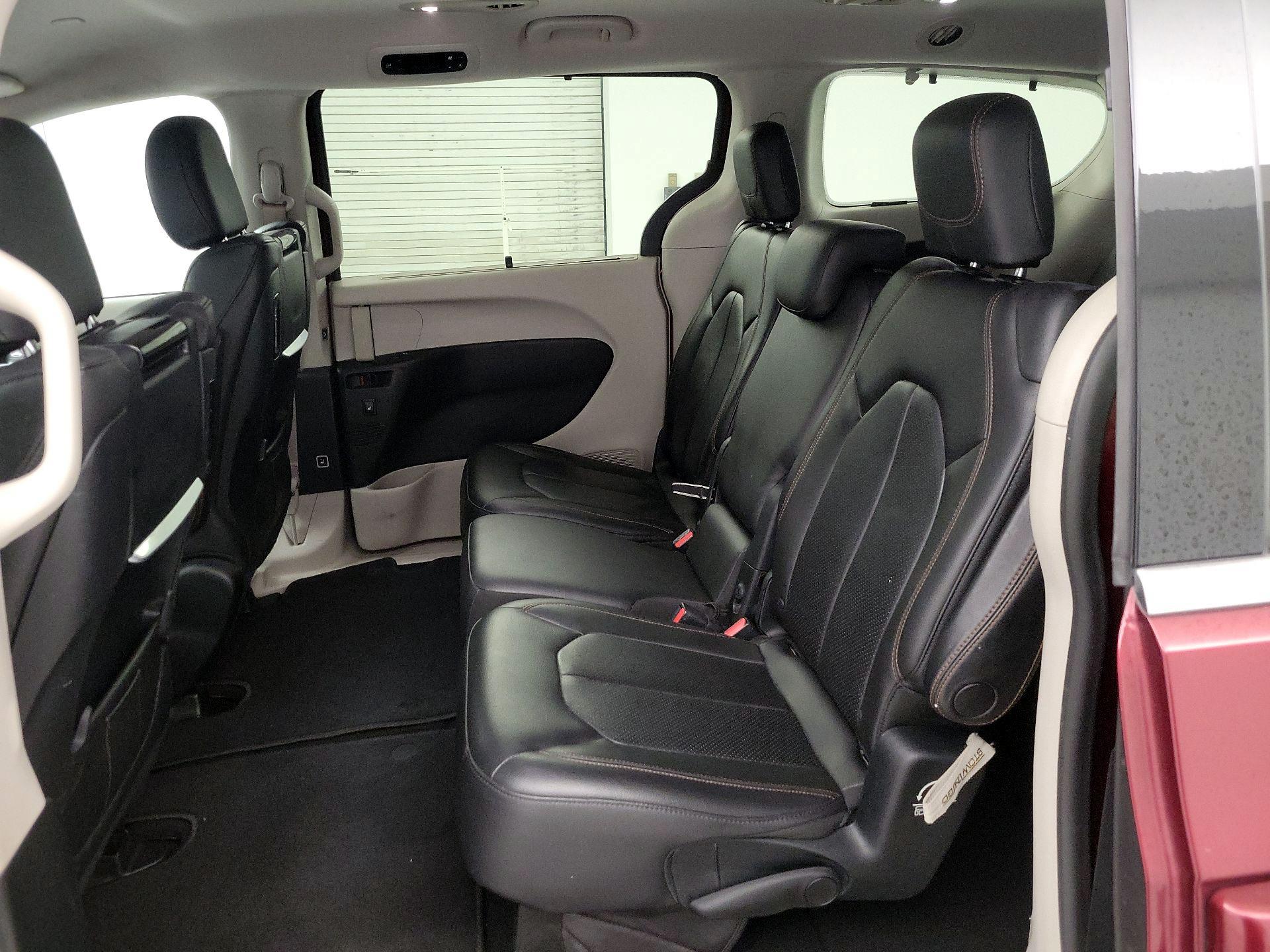 Thumbnail: 2017 Chrysler Pacifica - 19