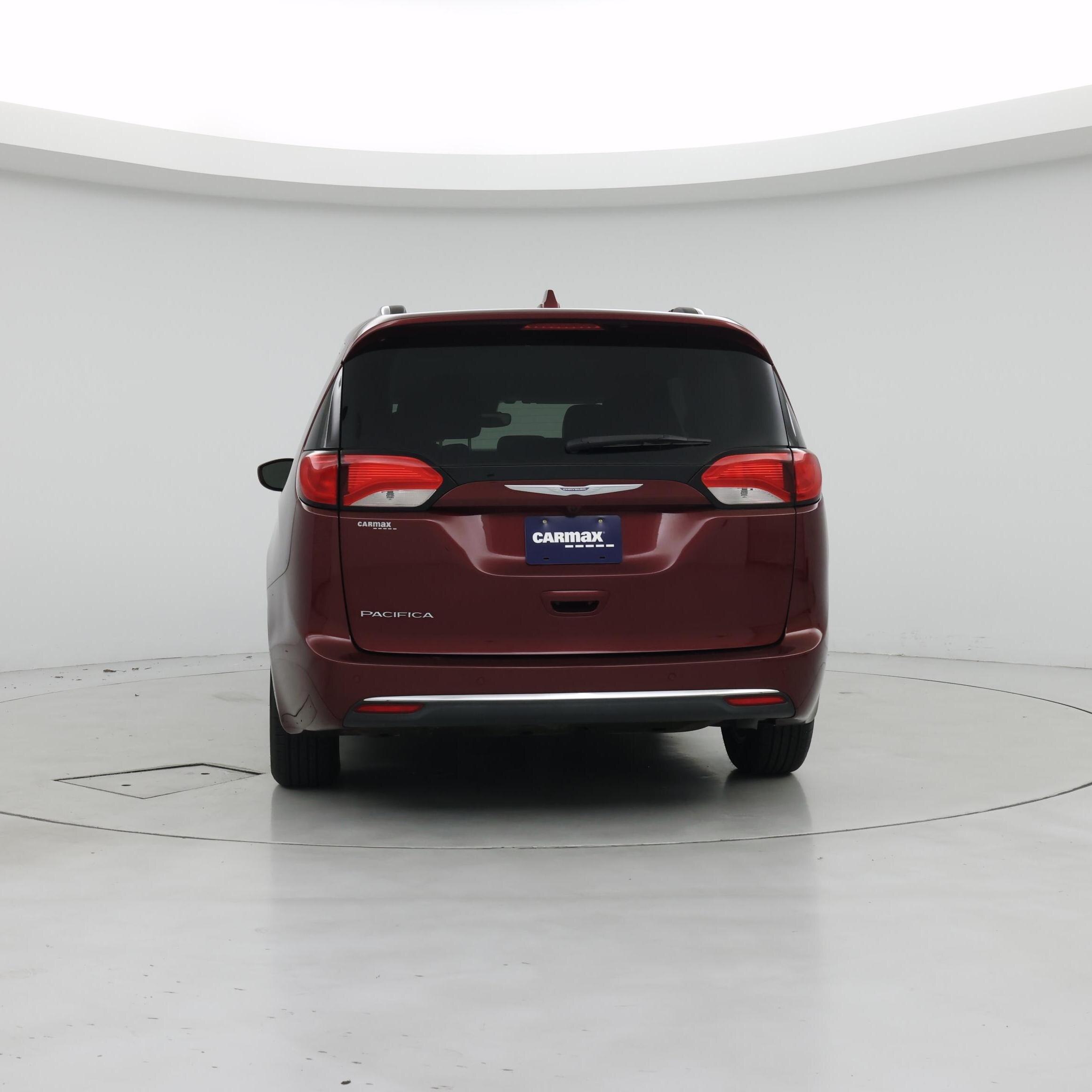 Thumbnail: 2017 Chrysler Pacifica - 6