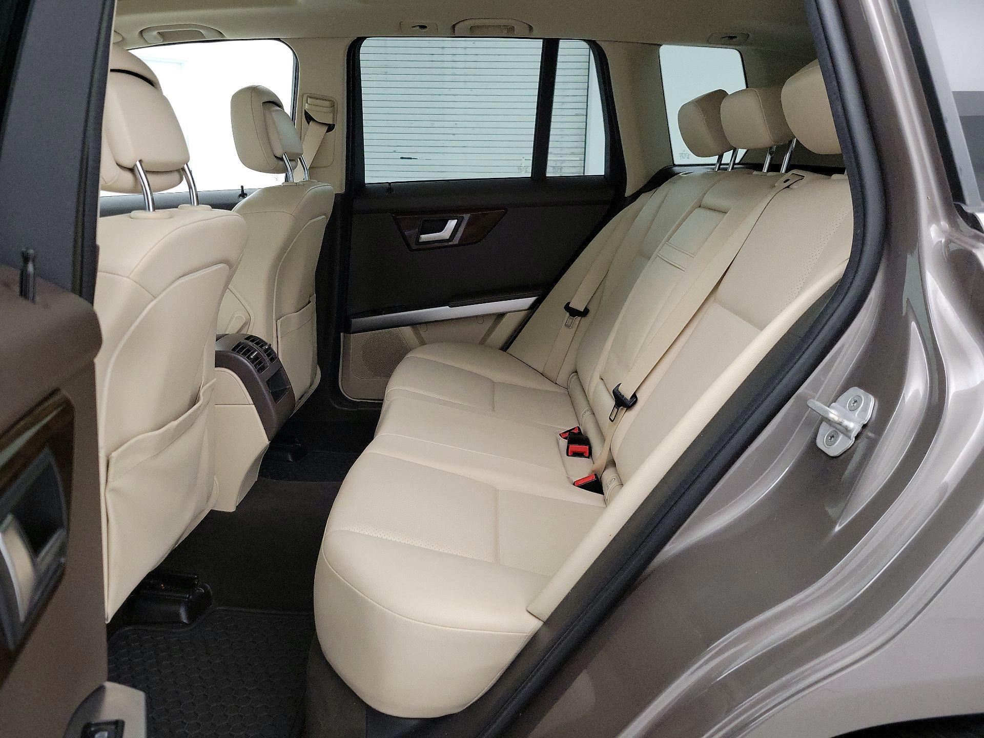 Thumbnail: 2015 Mercedes-Benz GLK - 17