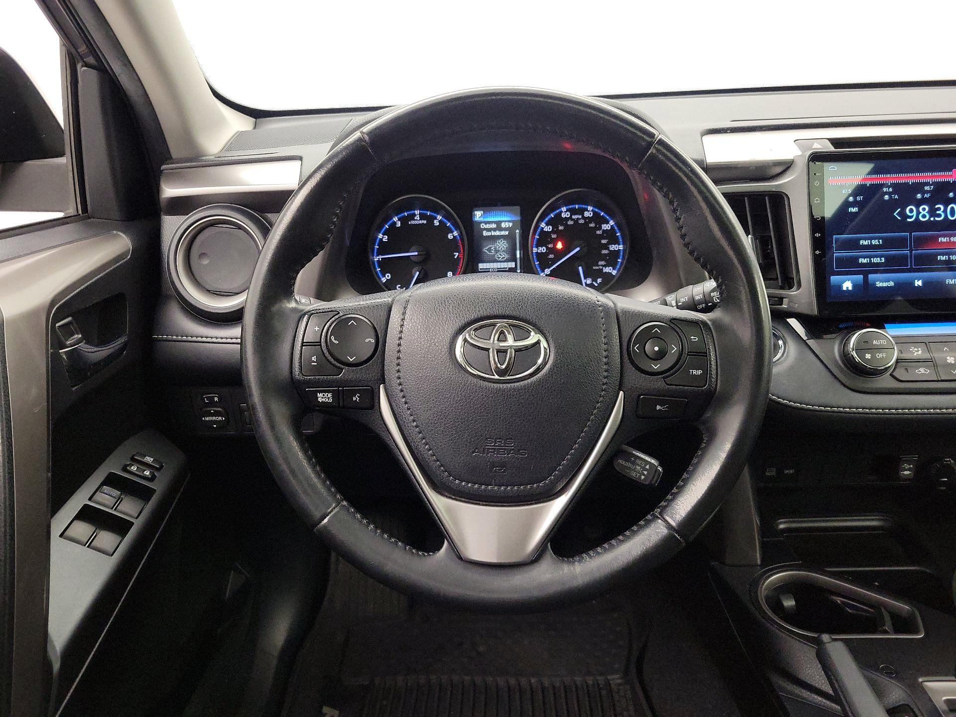Thumbnail: 2018 Toyota RAV4 - 10