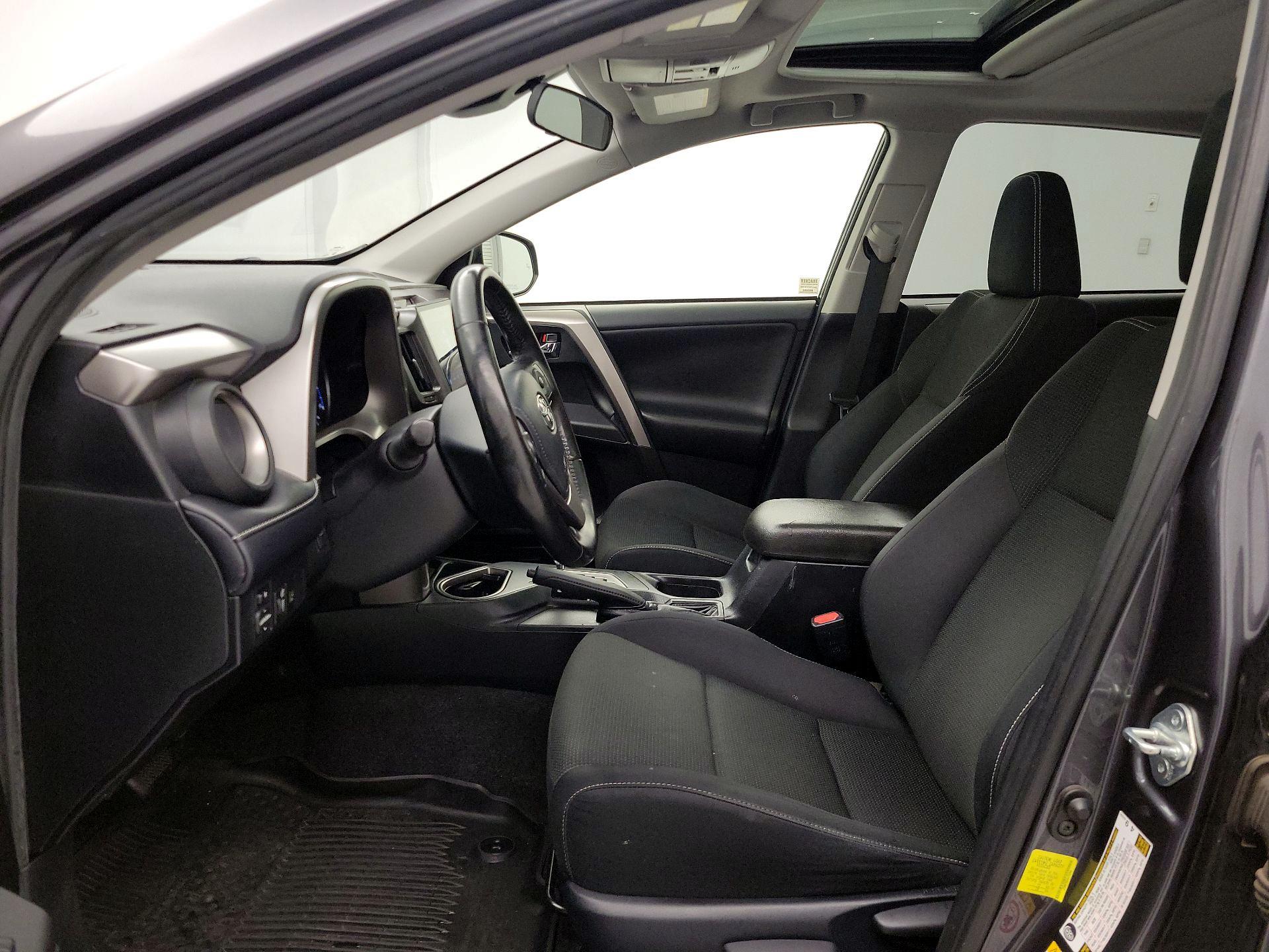 Thumbnail: 2018 Toyota RAV4 - 11