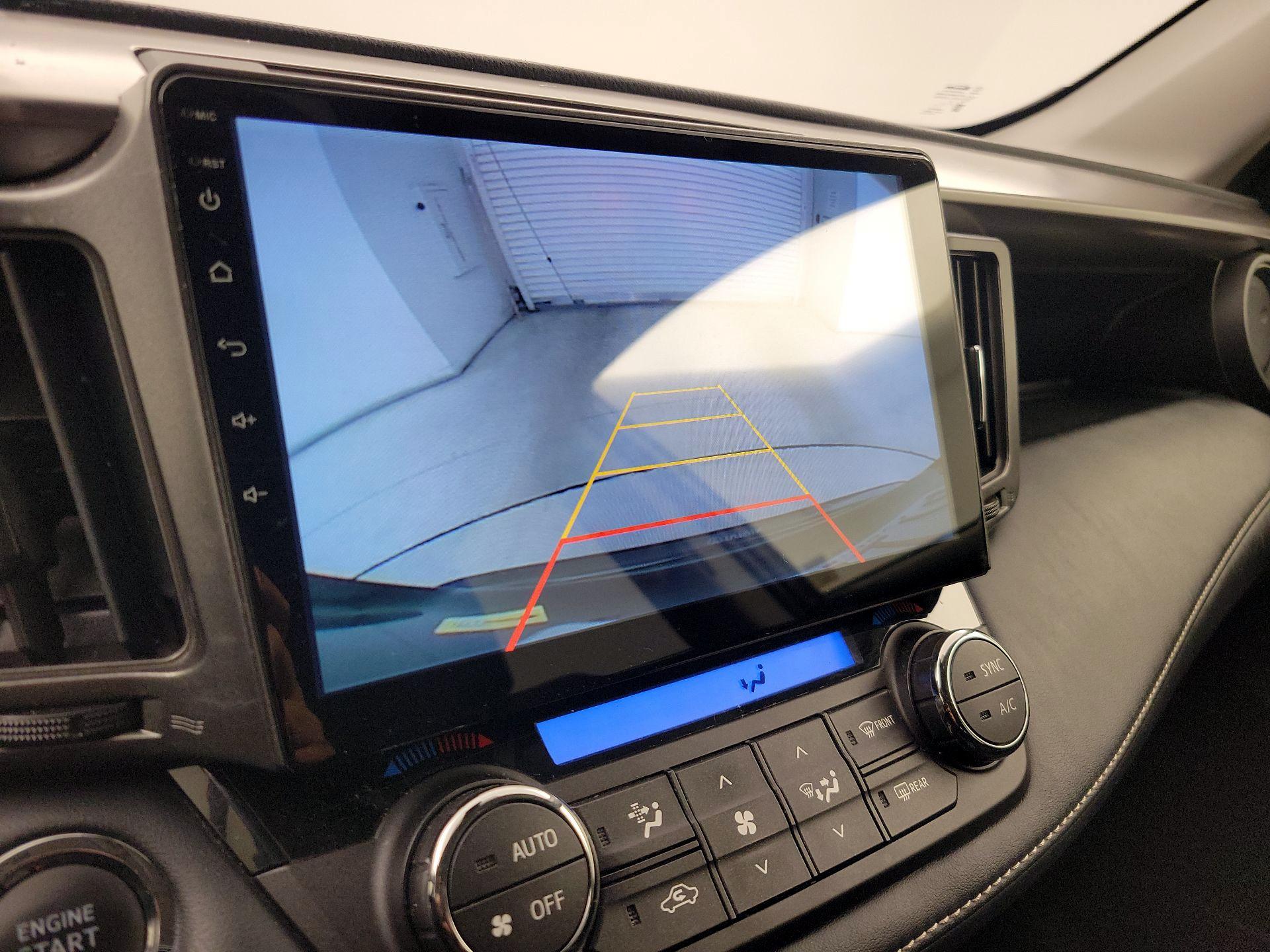 Thumbnail: 2018 Toyota RAV4 - 14