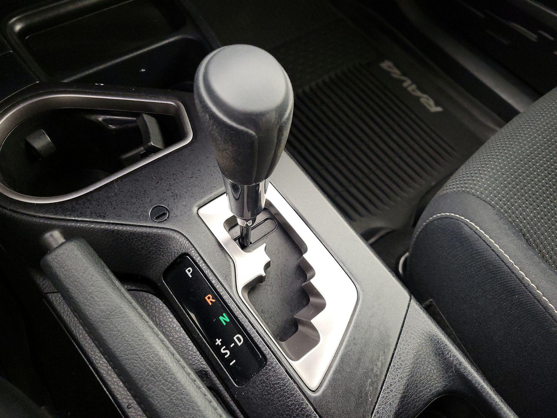 Thumbnail: 2018 Toyota RAV4 - 17