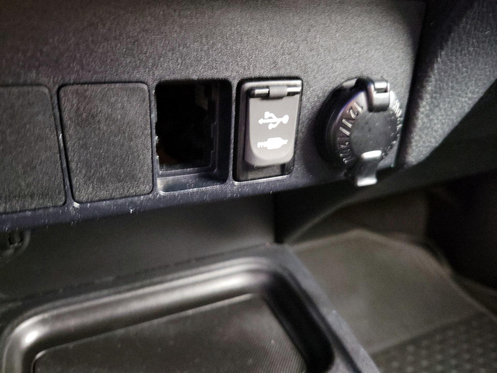 Thumbnail: 2018 Toyota RAV4 - 18