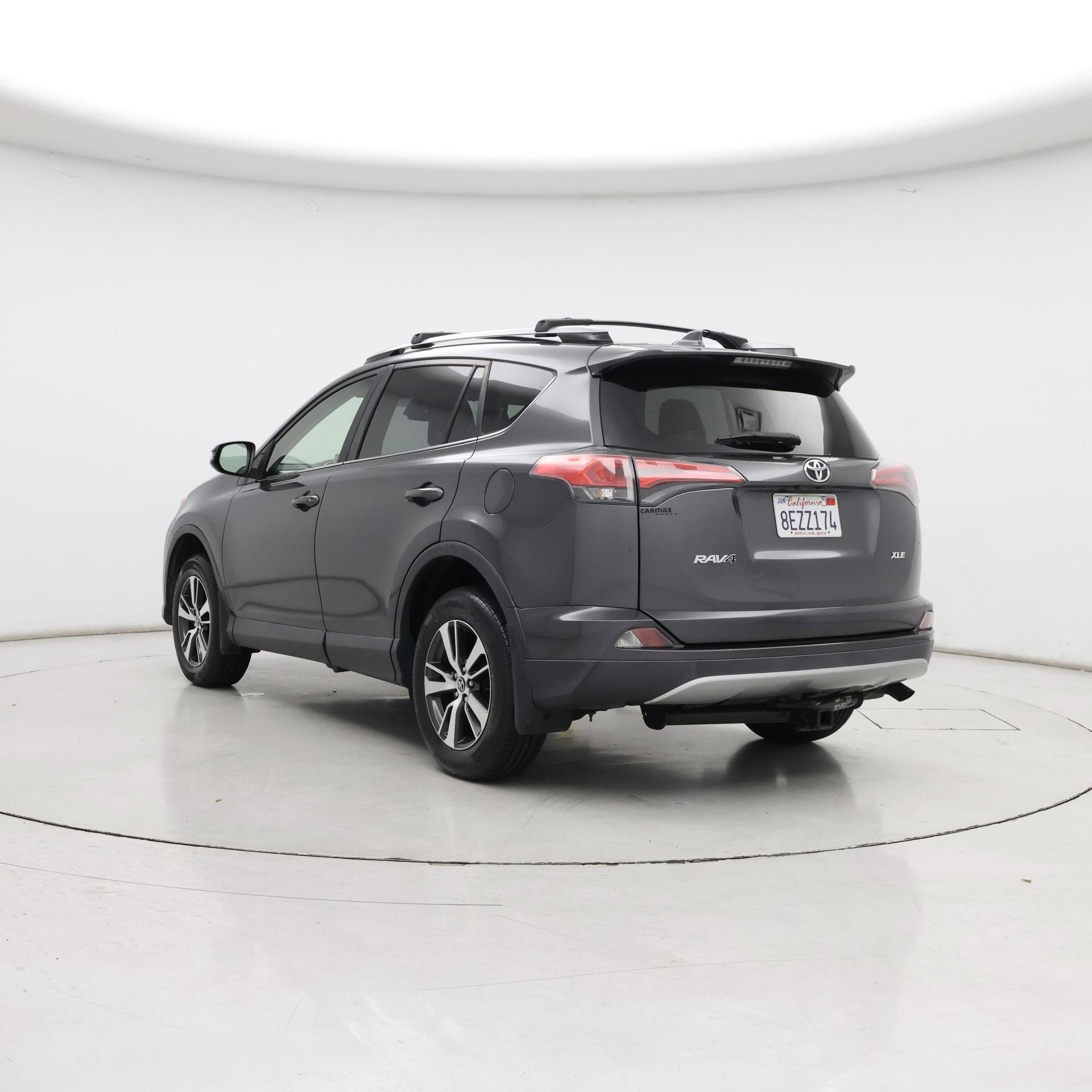 Thumbnail: 2018 Toyota RAV4 - 2