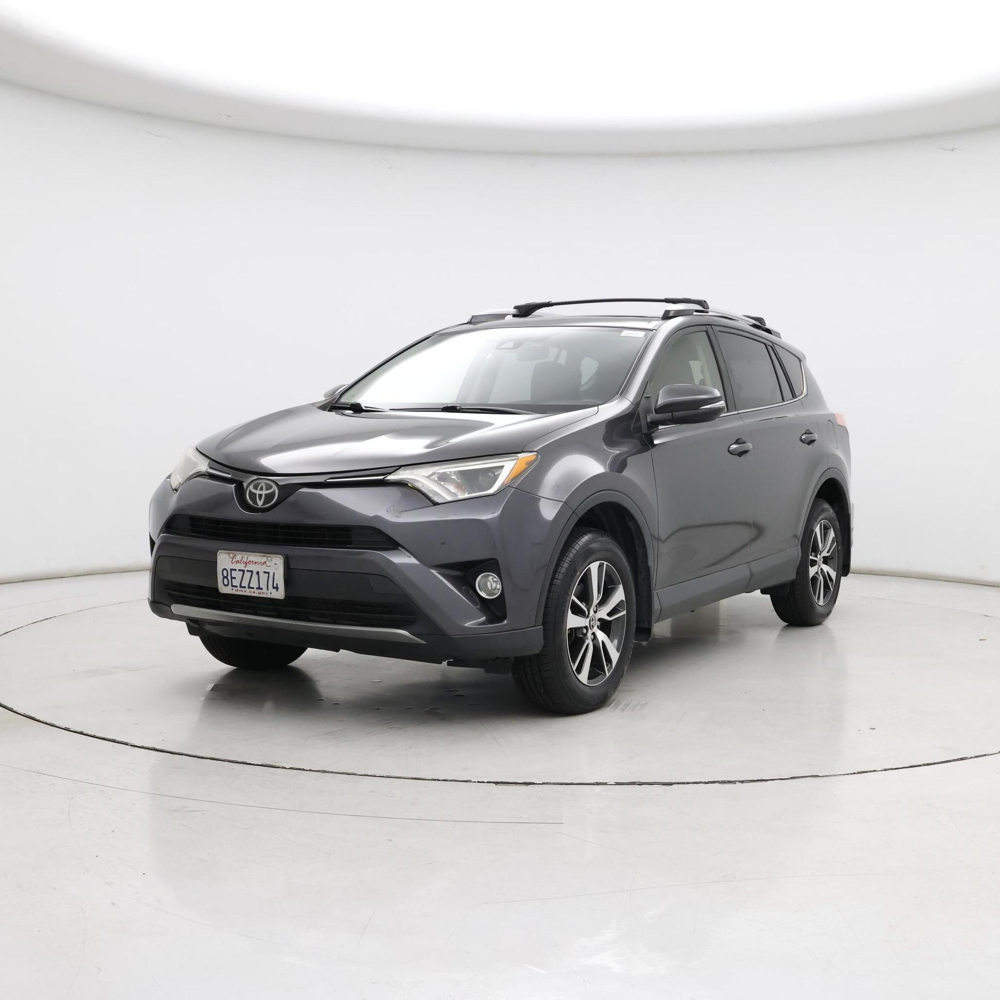 Thumbnail: 2018 Toyota RAV4 - 4