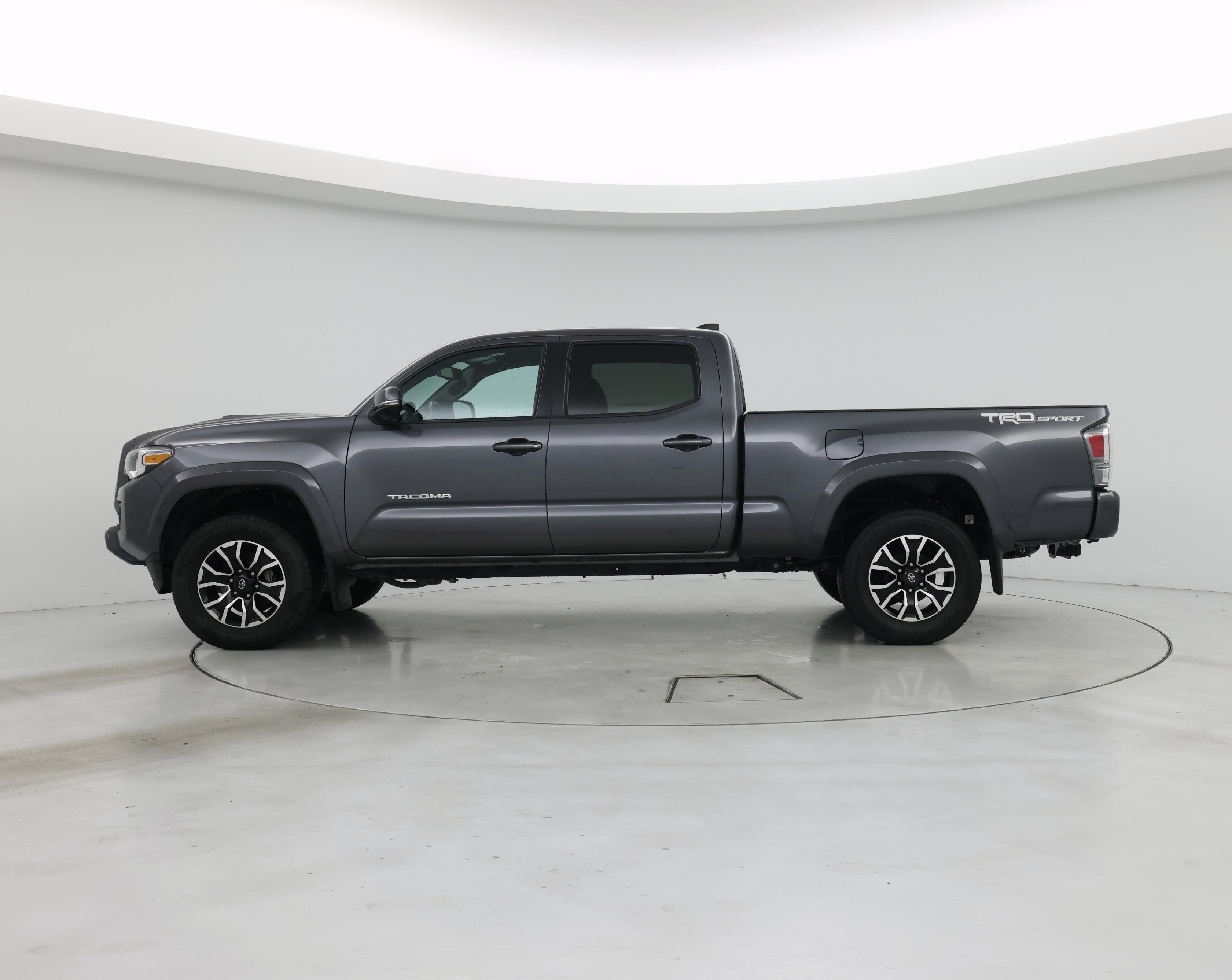 Thumbnail: 2021 Toyota Tacoma - 3