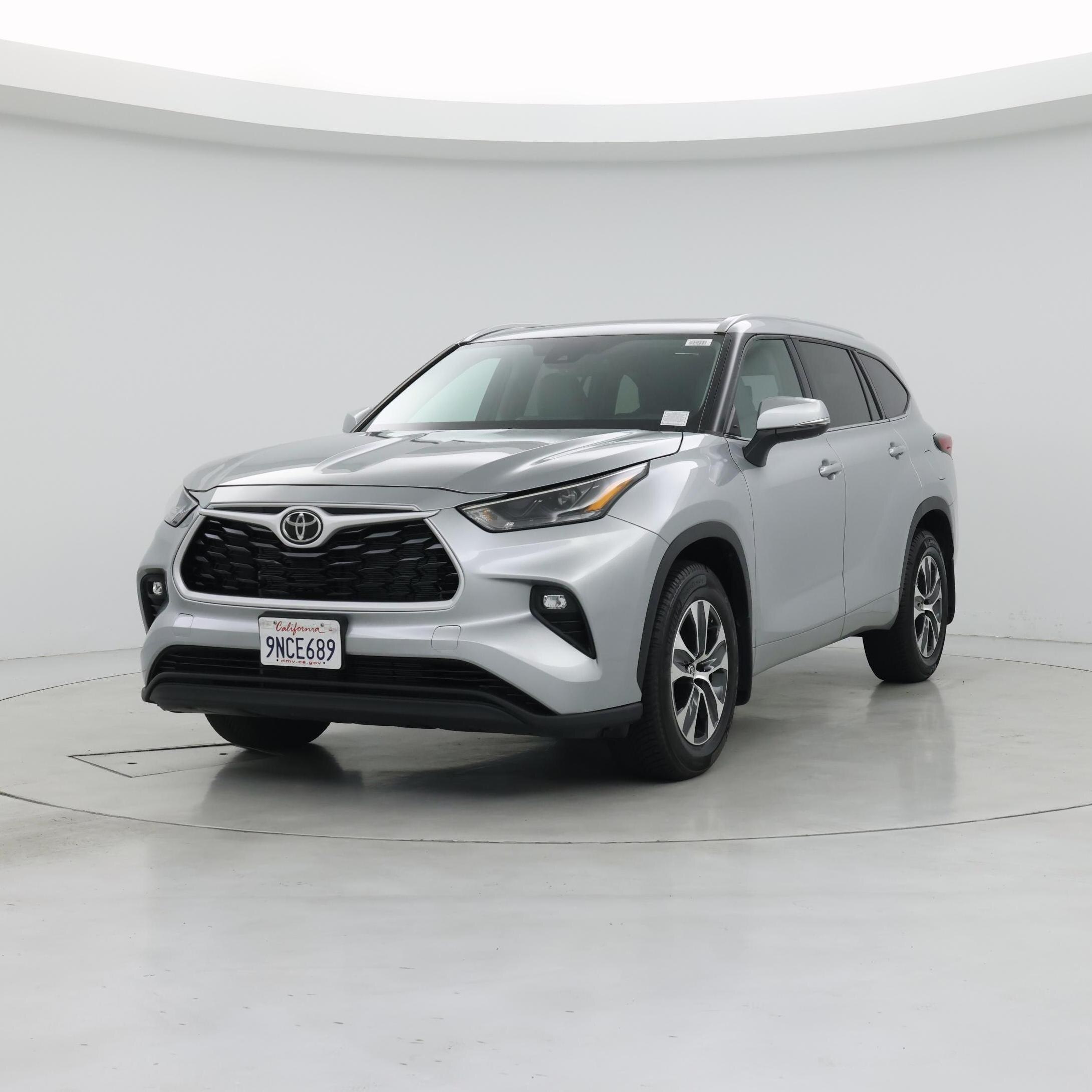 Thumbnail: 2022 Toyota Highlander - 4