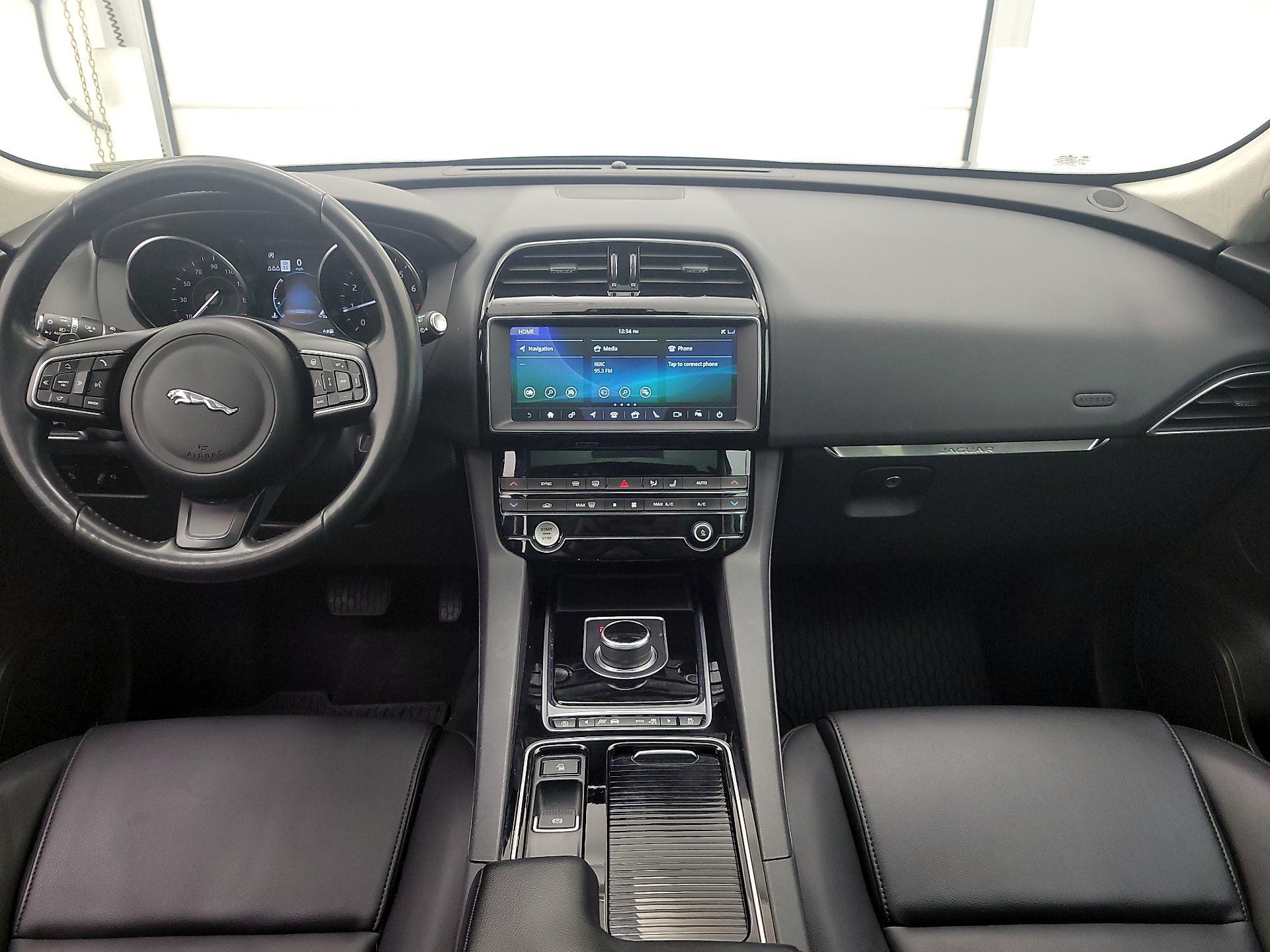 Thumbnail: 2020 Jaguar F-Pace - 9