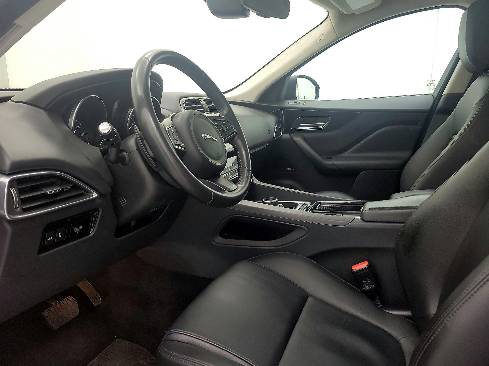 Thumbnail: 2020 Jaguar F-Pace - 11