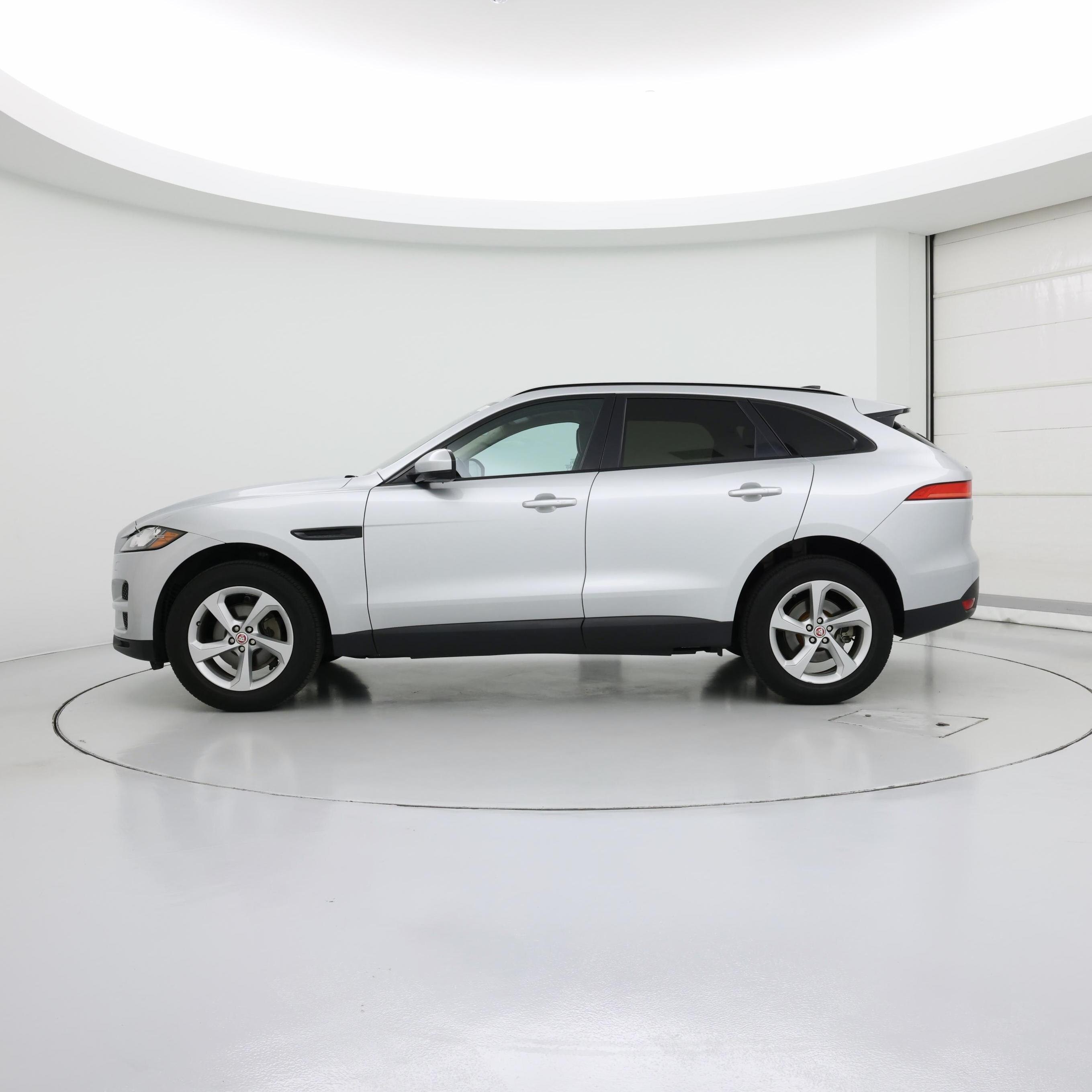 Thumbnail: 2020 Jaguar F-Pace - 3