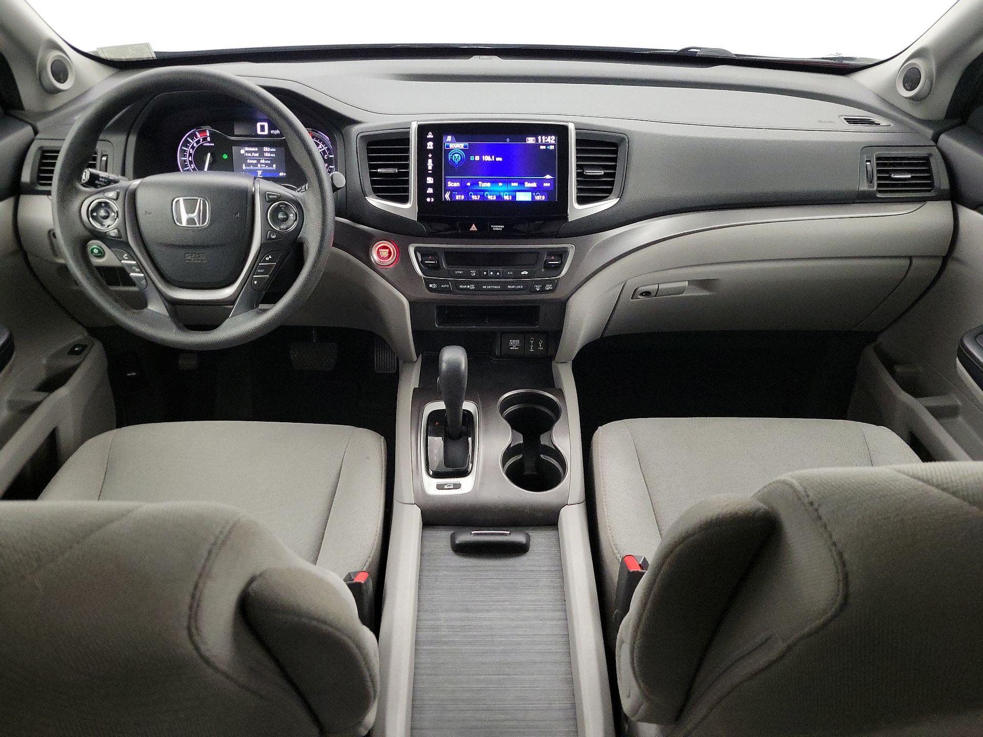 Thumbnail: 2017 Honda Pilot - 9