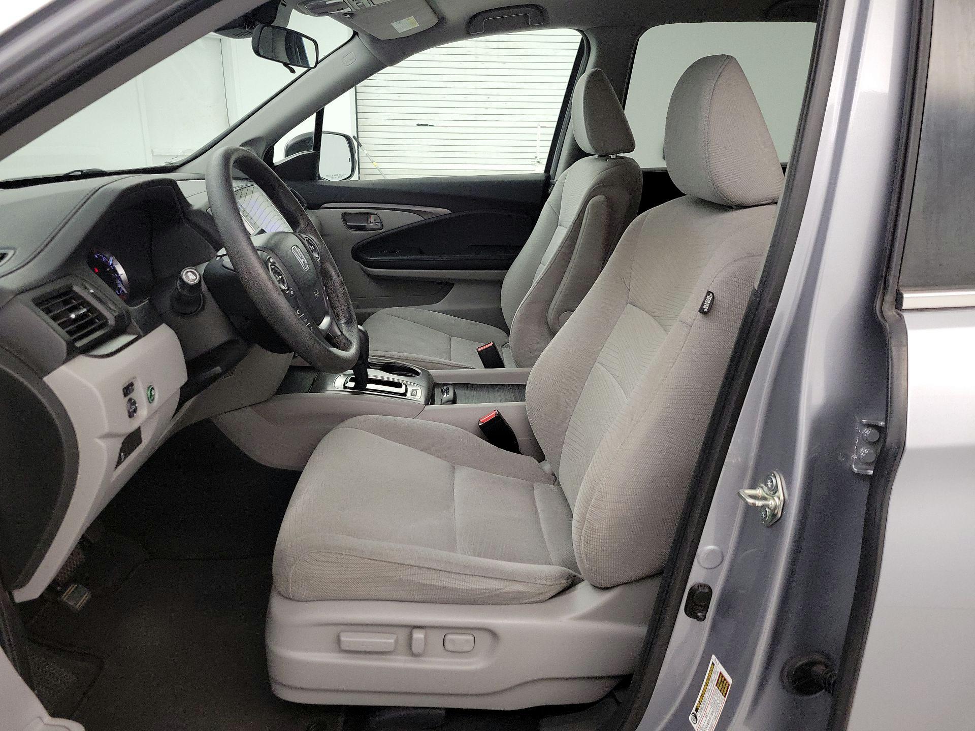 Thumbnail: 2017 Honda Pilot - 11