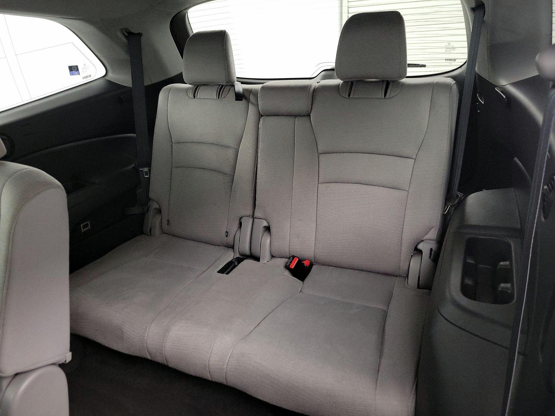 Thumbnail: 2017 Honda Pilot - 20