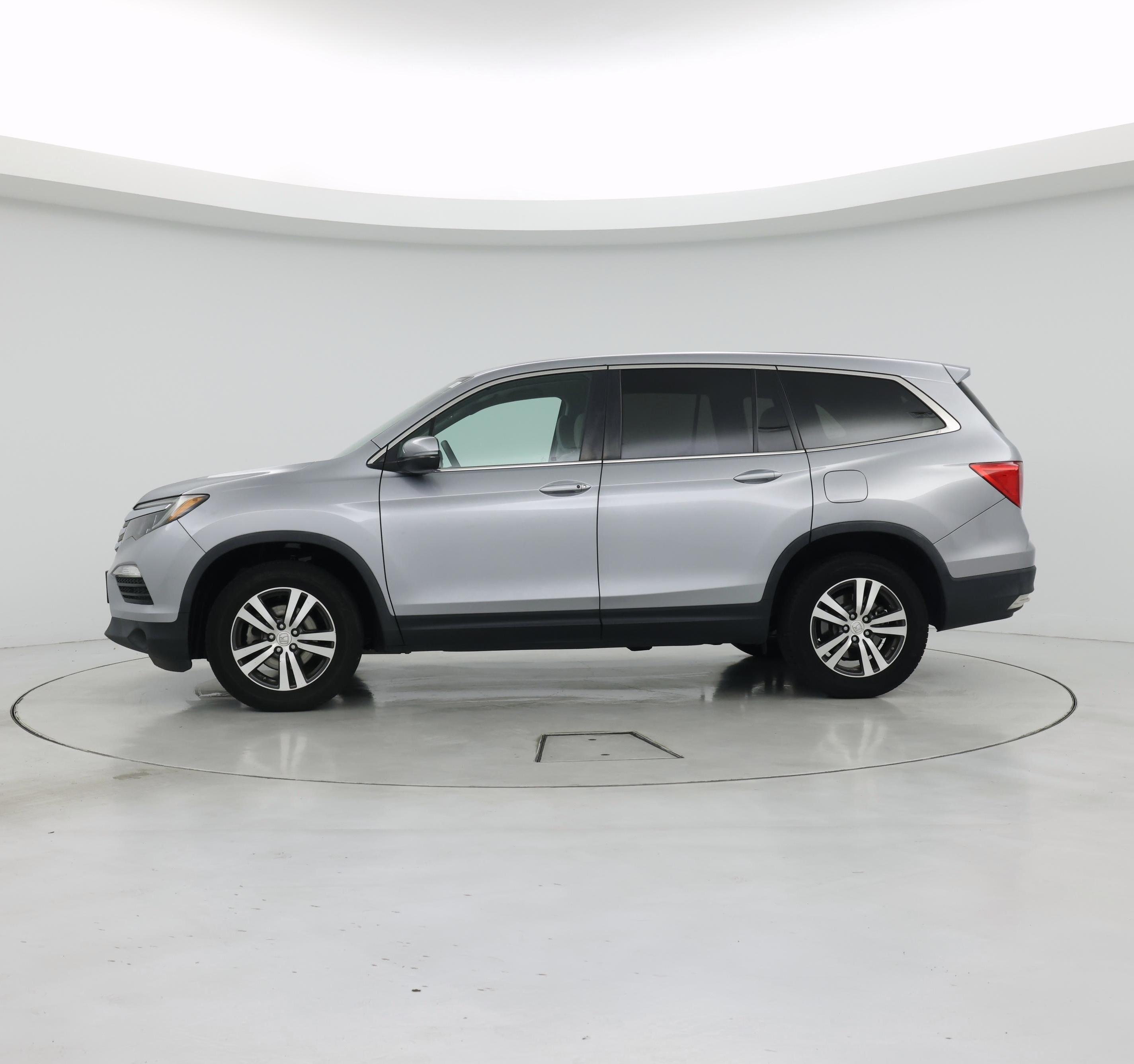 Thumbnail: 2017 Honda Pilot - 3