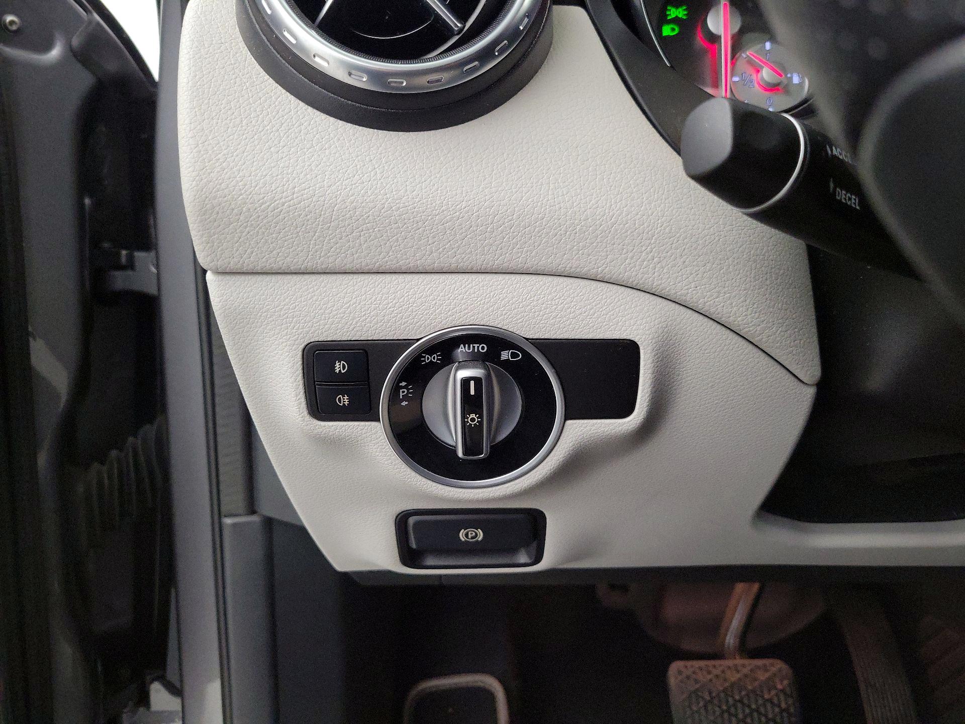 Thumbnail: 2017 Mercedes-Benz GLA - 13