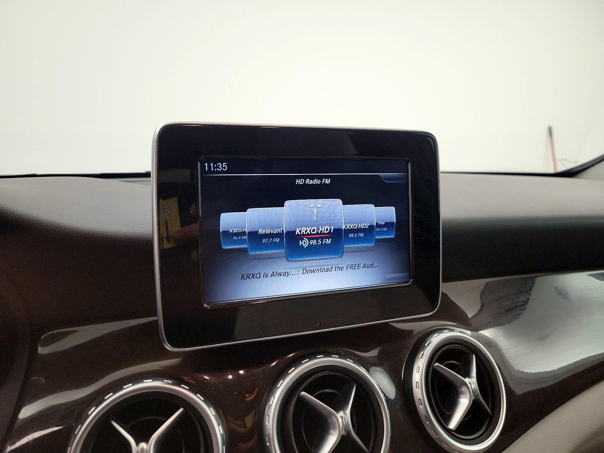 Thumbnail: 2017 Mercedes-Benz GLA - 15