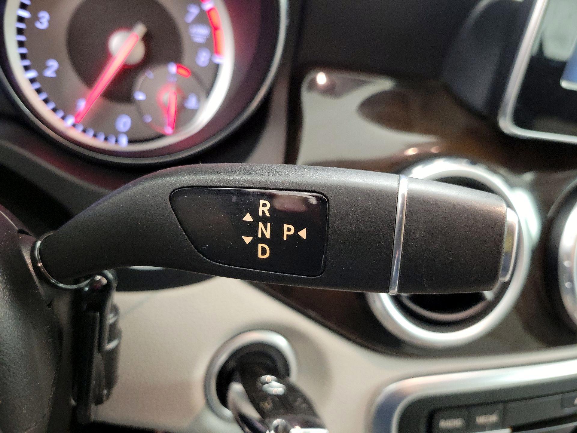 Thumbnail: 2017 Mercedes-Benz GLA - 17