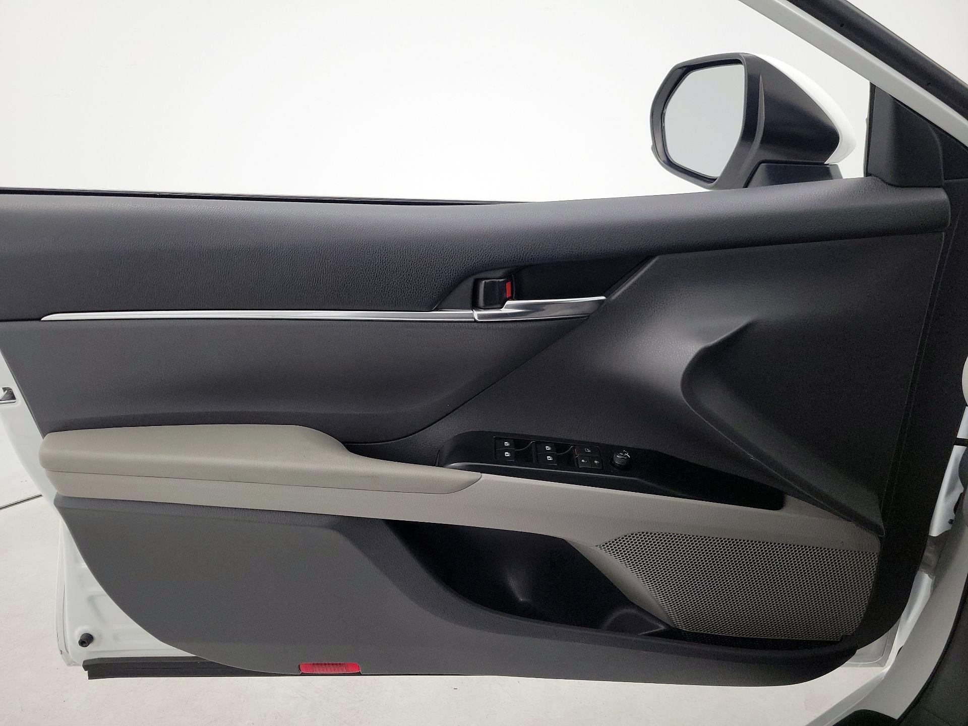 Thumbnail: 2020 Toyota Camry - 12