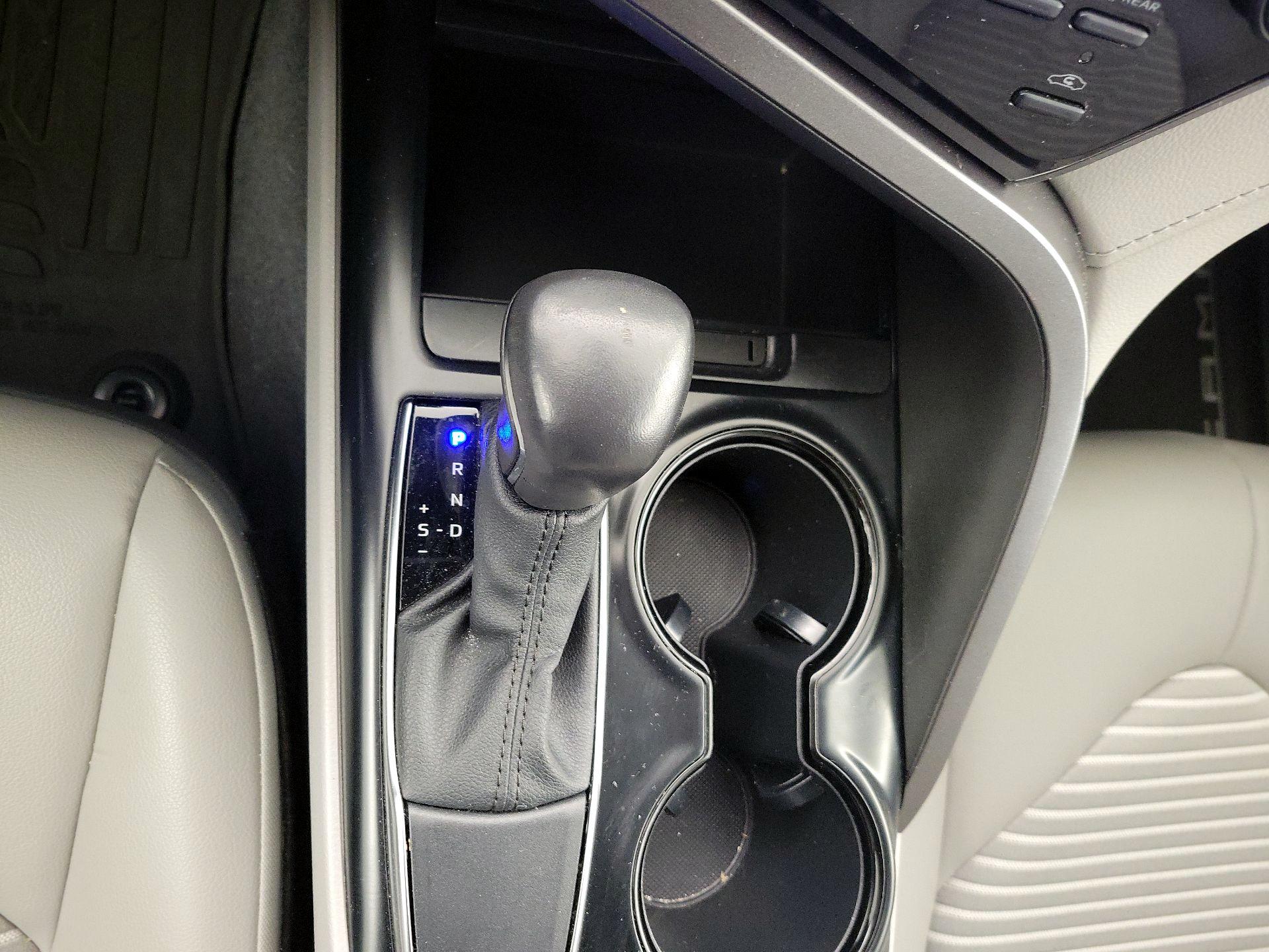 Thumbnail: 2020 Toyota Camry - 17