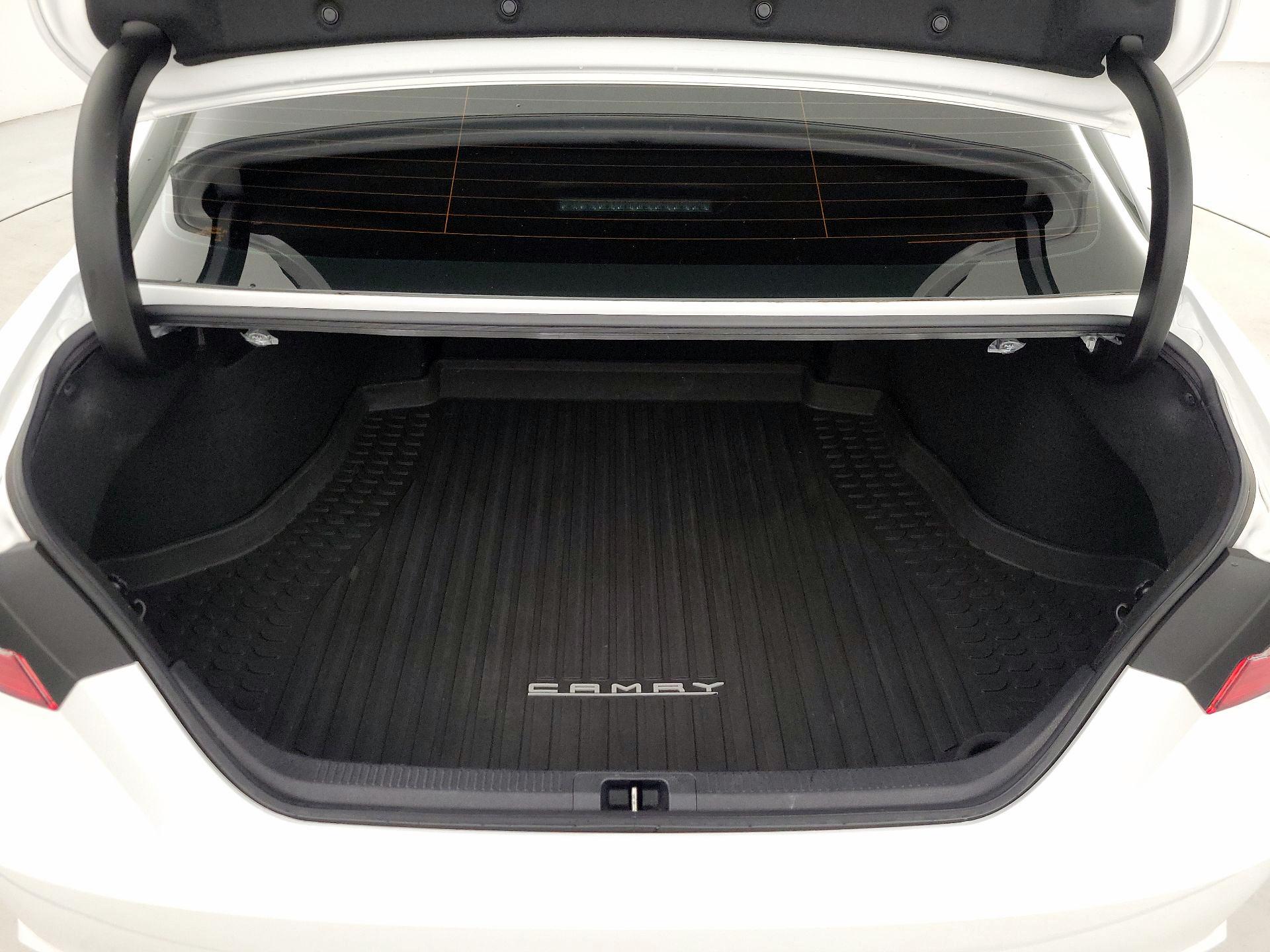 Thumbnail: 2020 Toyota Camry - 20